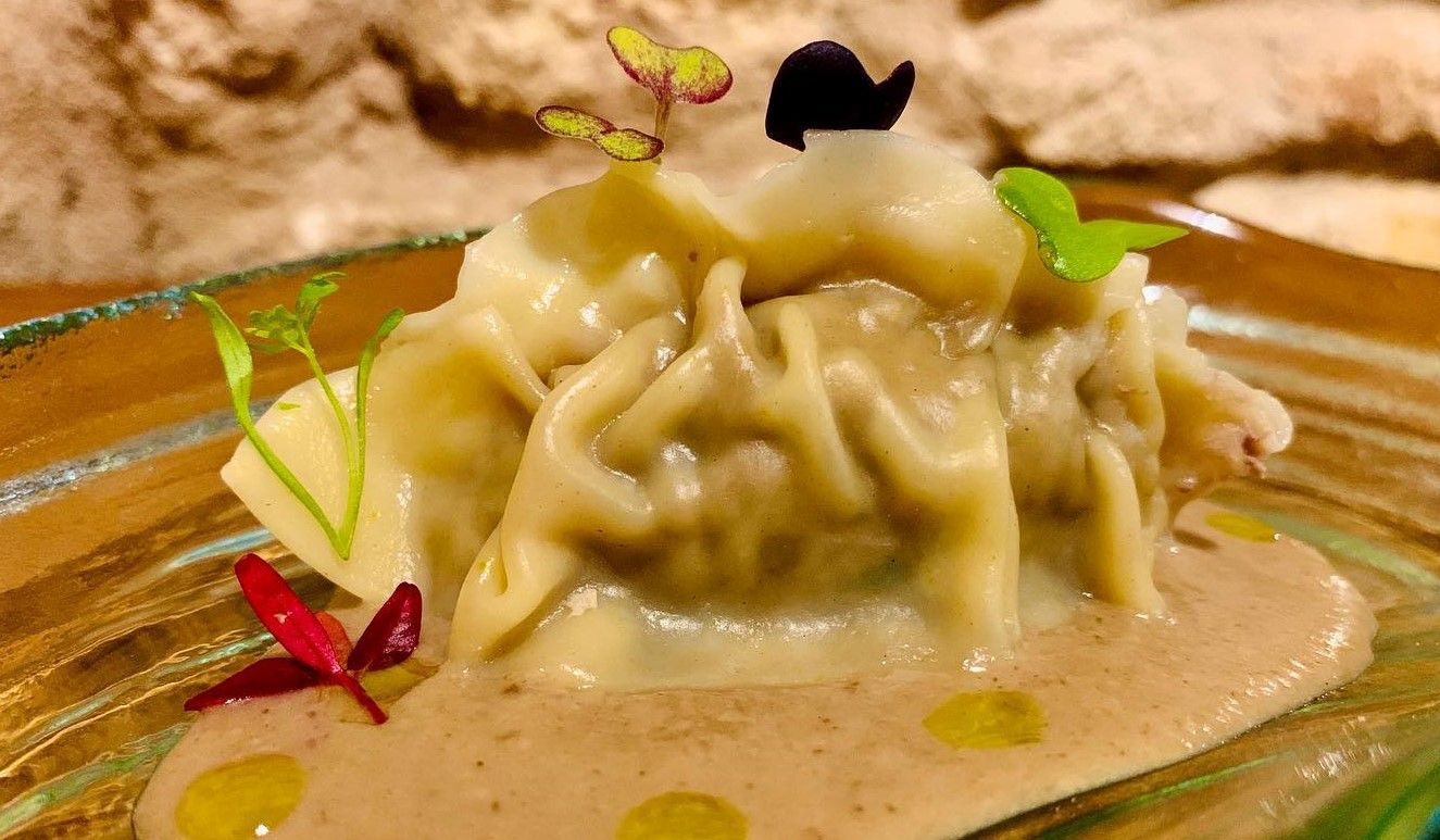 Gyosa rellena de buey y shitake del restaurante La Fábrica de Benalup.