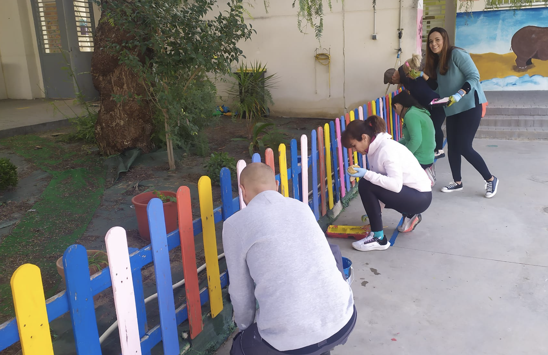 Miembros de la comunidad educativa del CEIP El Membrillar en Jerez, en una imagen de archivo.