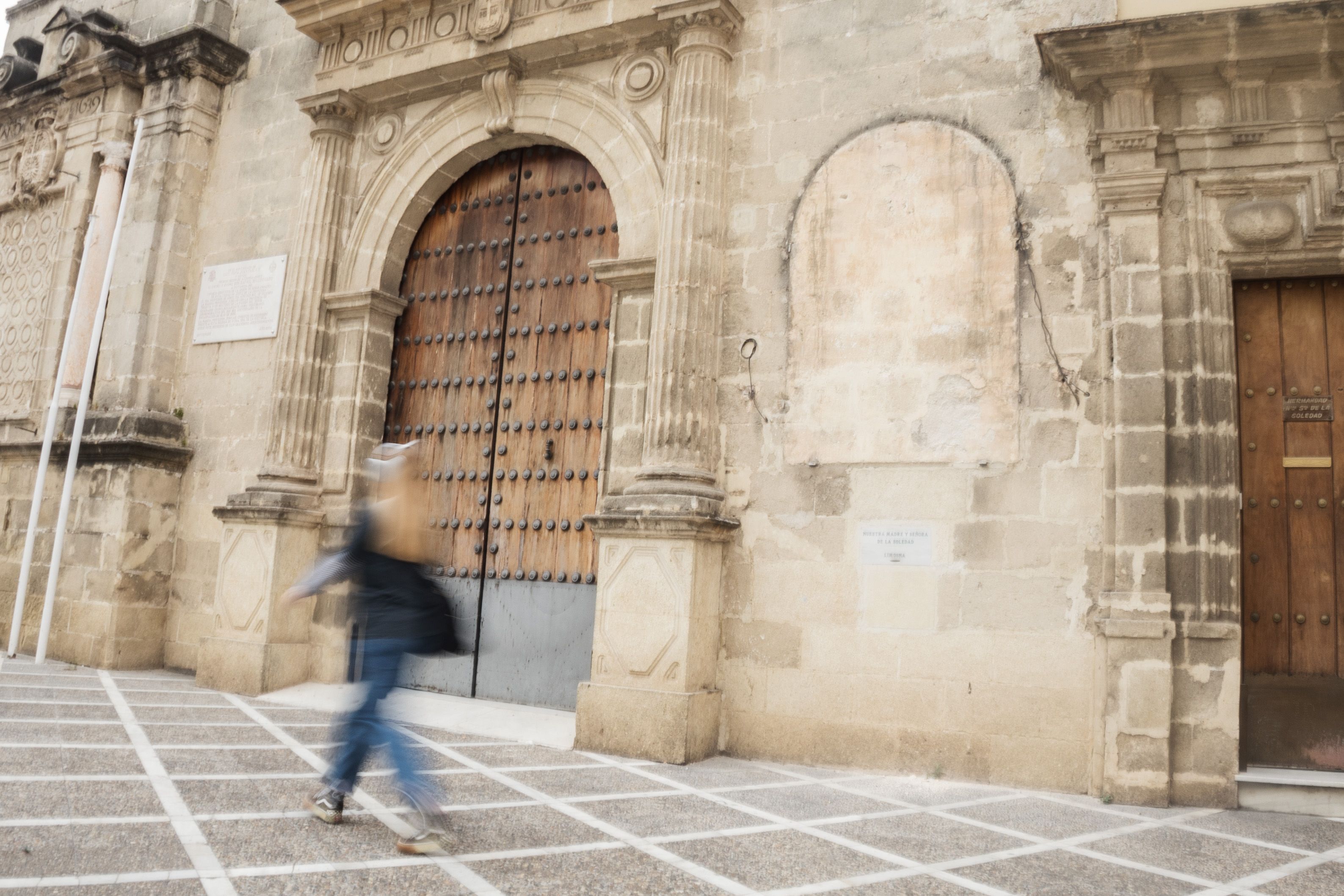 Inusual aspecto de la fachada de La Victoria sin el azulejo. Inusual aspecto de la fachada de La Victoria sin el azulejo.