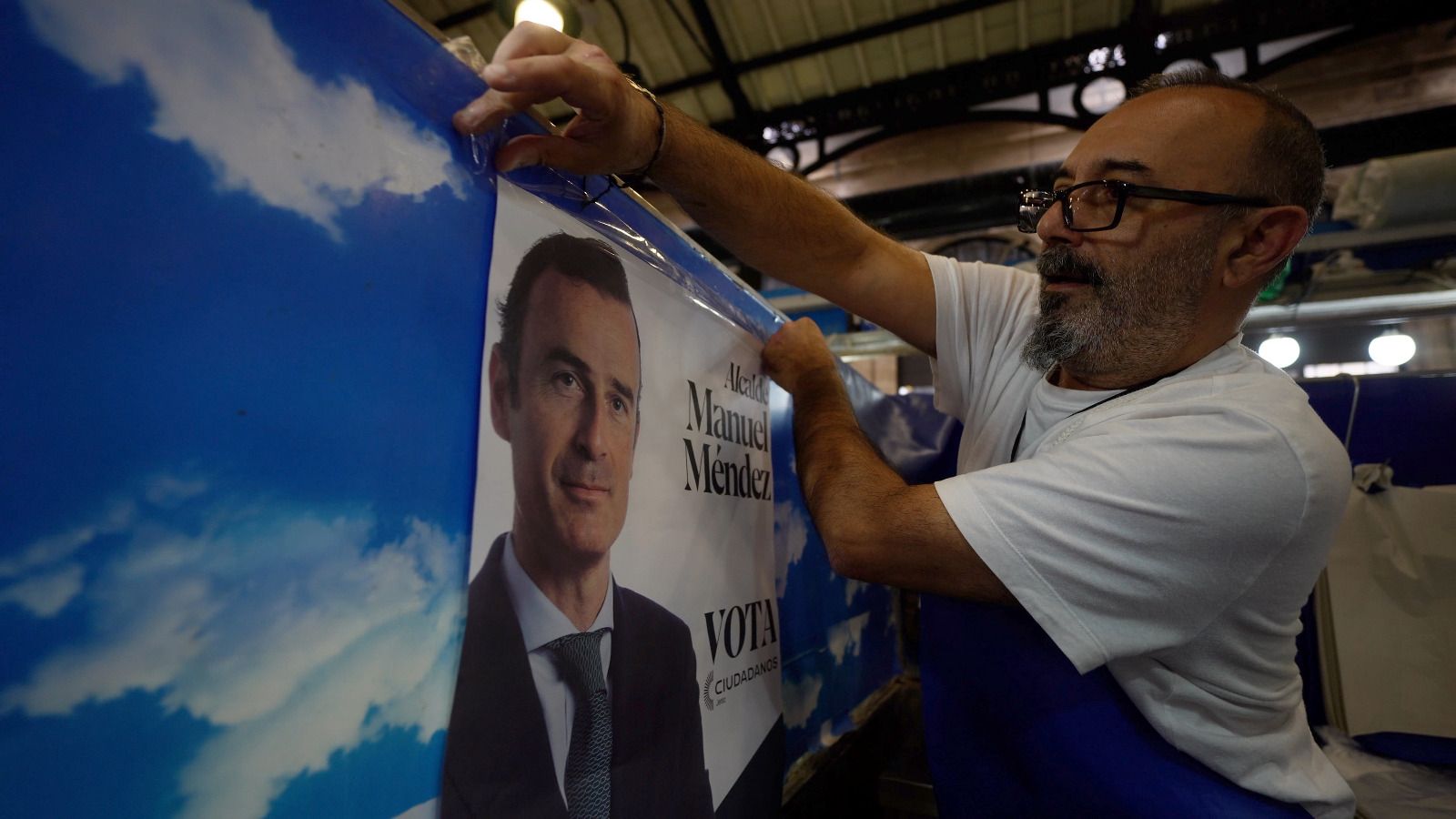Baño de masas de Méndez en 'su' Plaza y con sus 'pescaeros': "Roneamos de él".