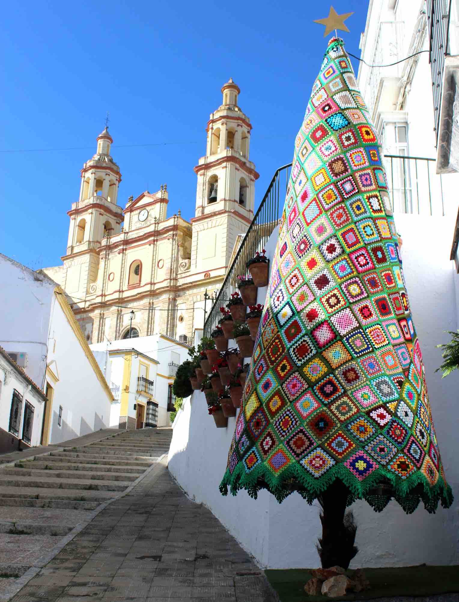 Singular árbol de Navidad en Olvera. FOTO: AYTO DE OLVERA