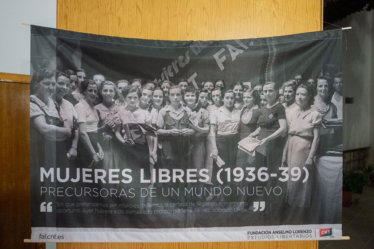 Una fotografía de la exposición de Mujeres Libres que hay en la Casa de las Mujeres de Jerez. FOTO: MANU GARCÍA