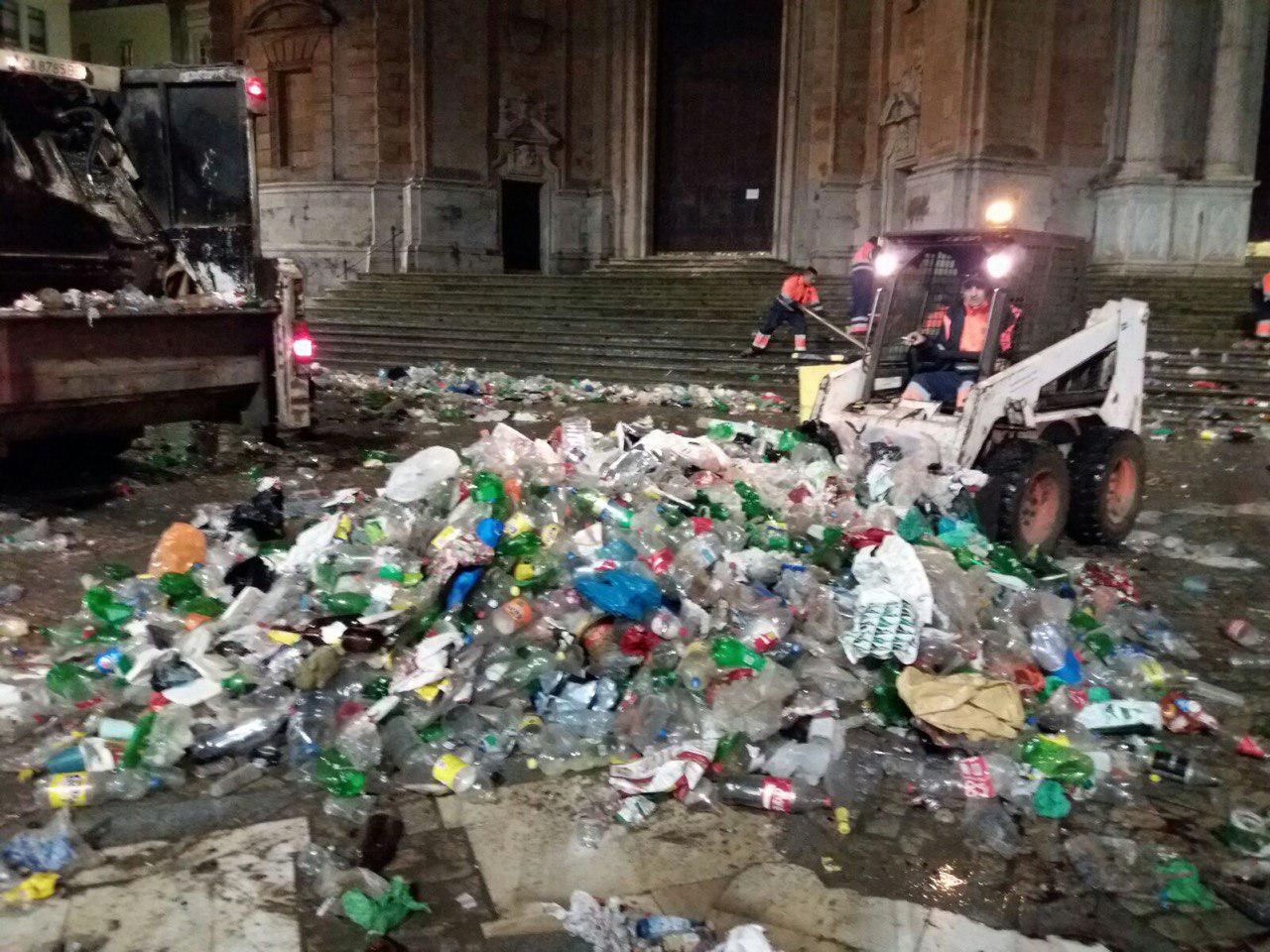 El nuevo pliego recoge un aumento de las jornadas destinadas a servicios especiales relacionados con grandes celebraciones.