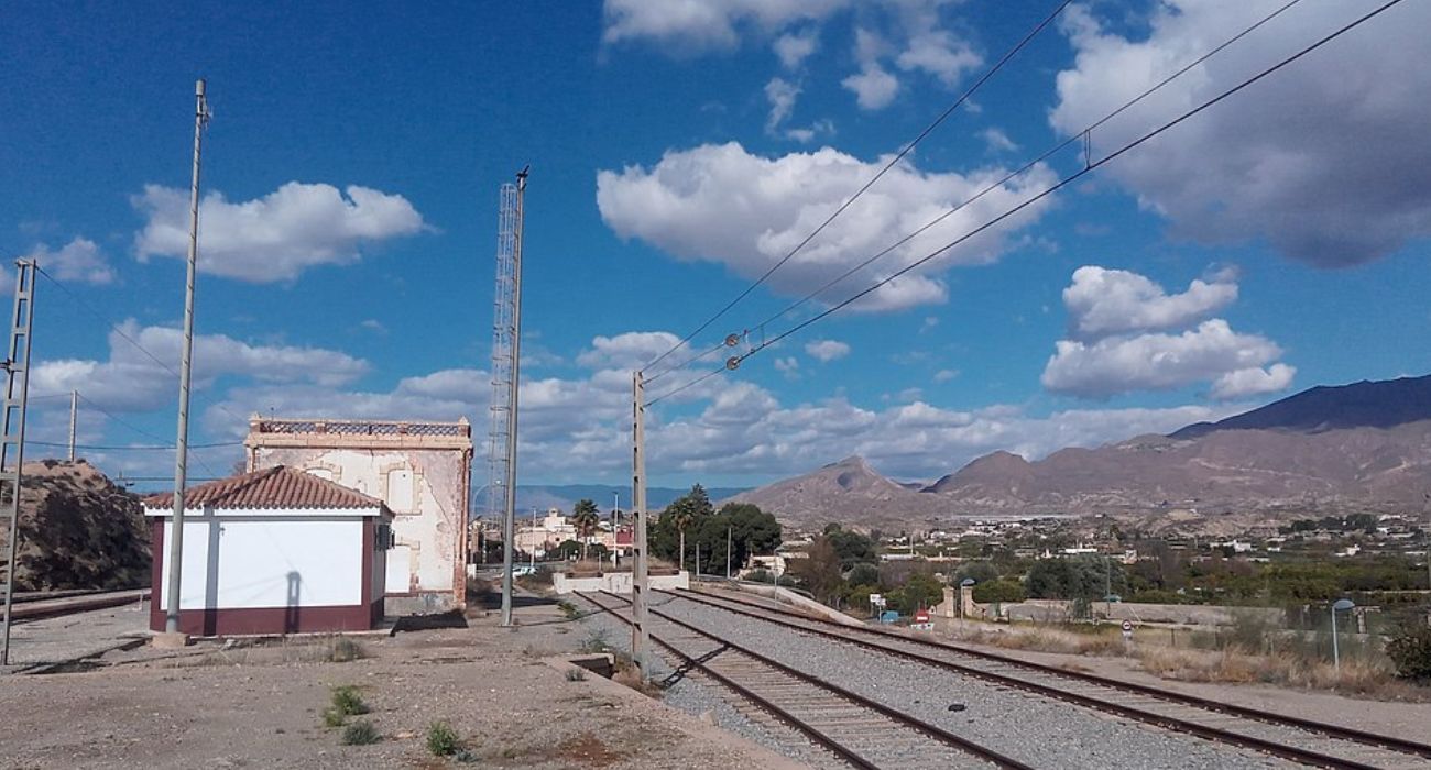 La estación de Benahadux donde ha muerto una mujer arrollada por un tren.