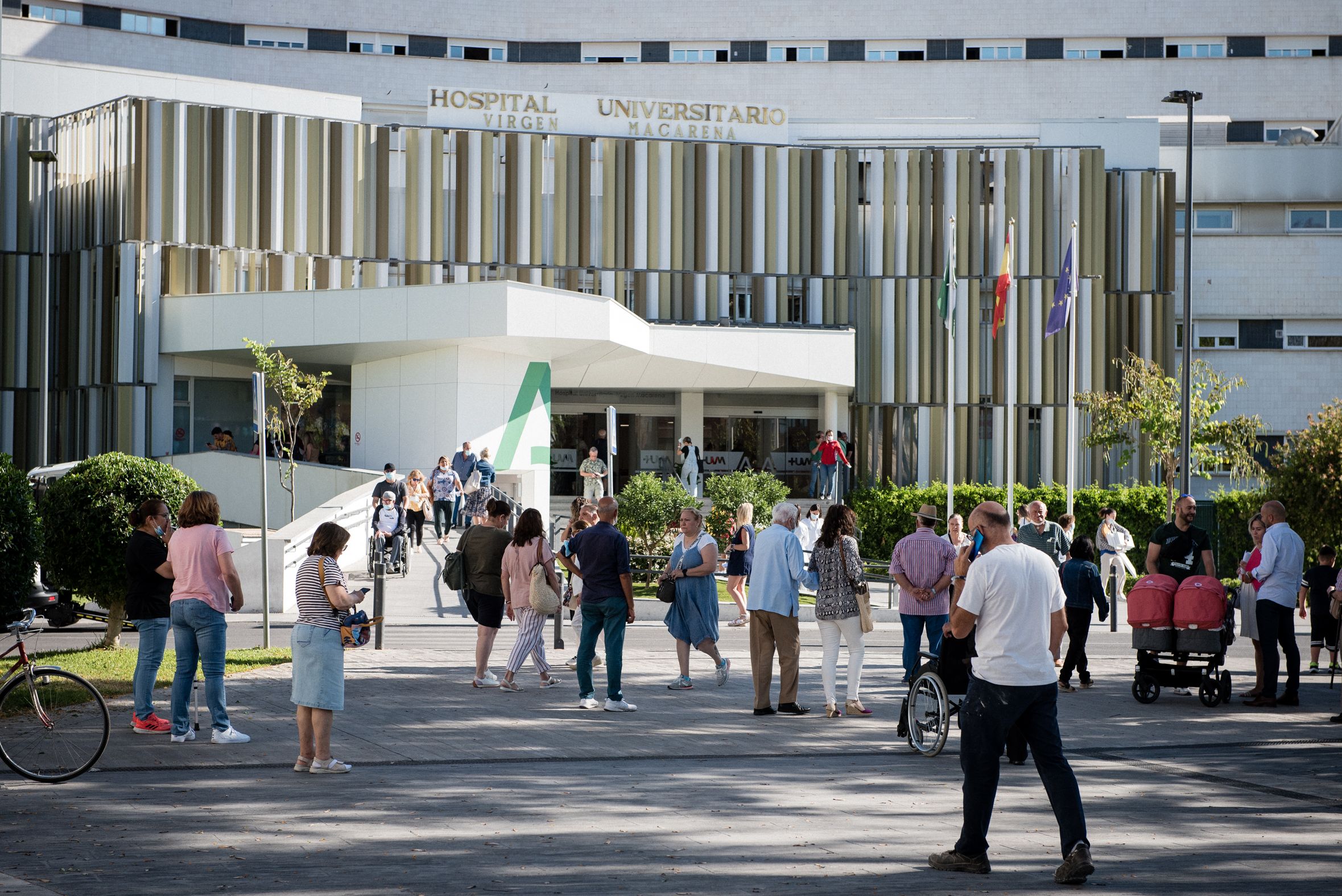 El Virgen Macarena de Sevilla, uno de los hospitales de la Sanidad andaluza donde faltan celadores. El Virgen Macarena de Sevilla, uno de los hospitales de la Sanidad andaluza donde faltan celadores.
