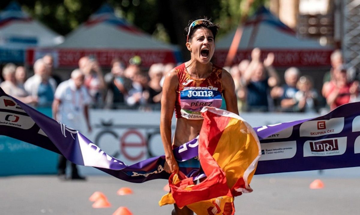 María Pérez primera mujer española en ser poseedora de un récord del mundo con oficialidad de World Athletics.