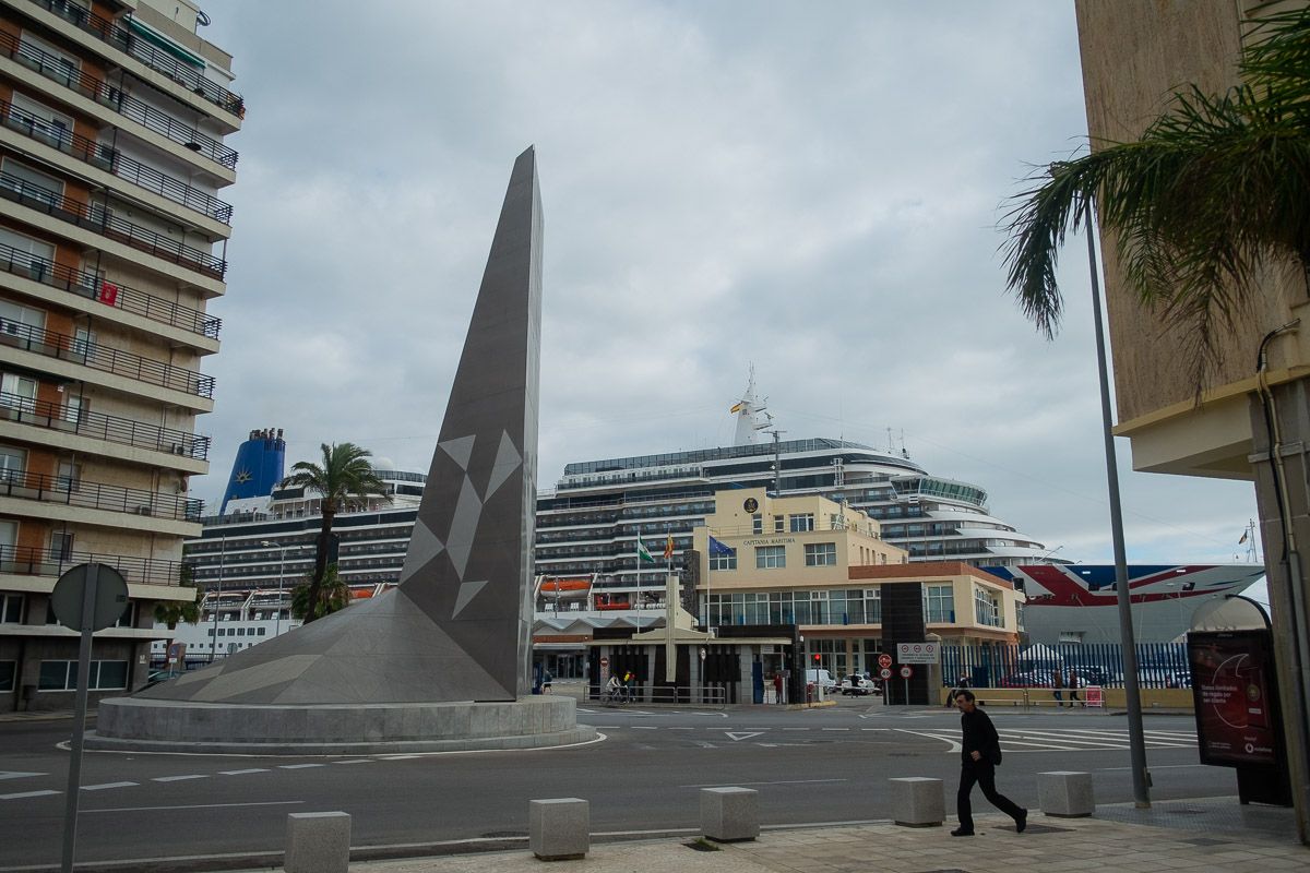 Un crucero en Cádiz, en una imagen reciente. FOTO: MANU GARCÍA