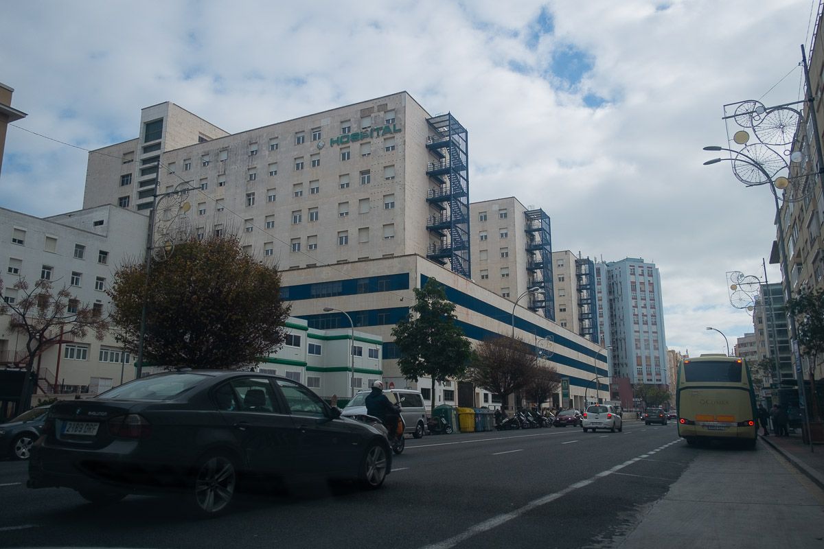 Hospital Puerta del Mar, en una imagen de archivo. FOTO: MANU GARCÍA