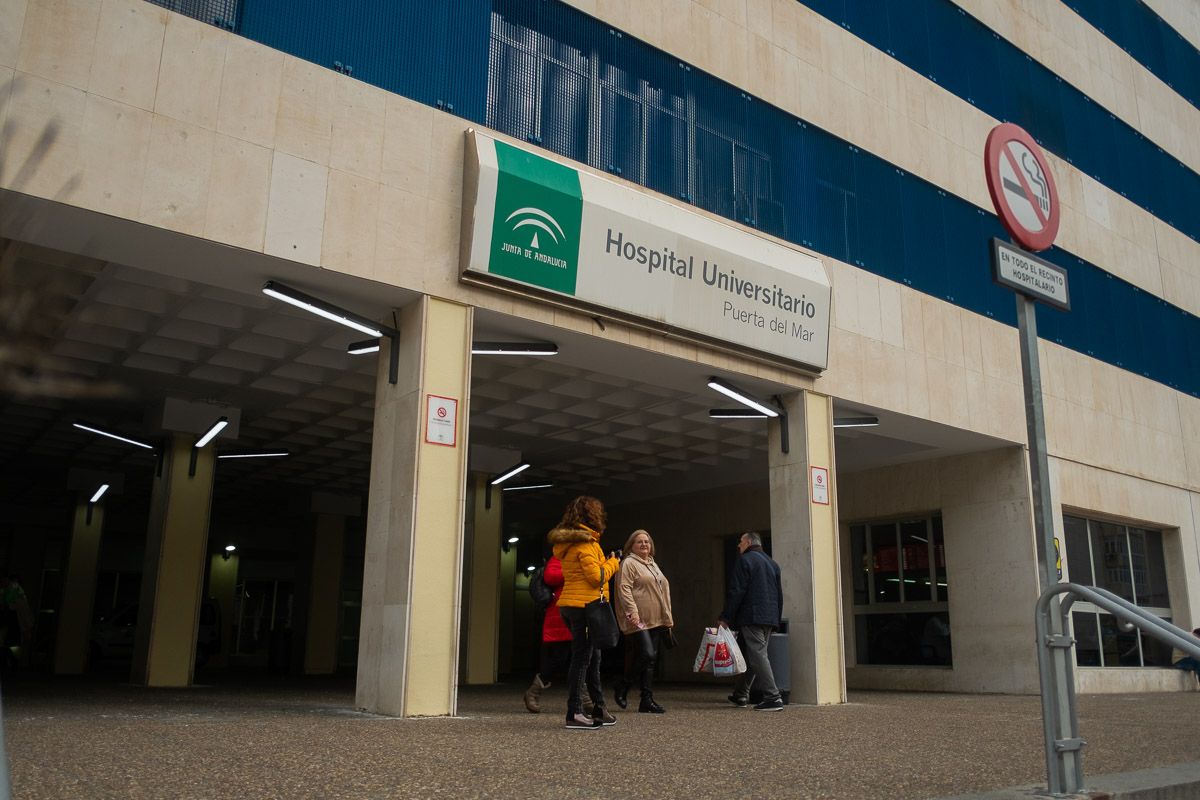 El Hospital Puerta del Mar de Cádiz. FOTO: MANU GARCÍA