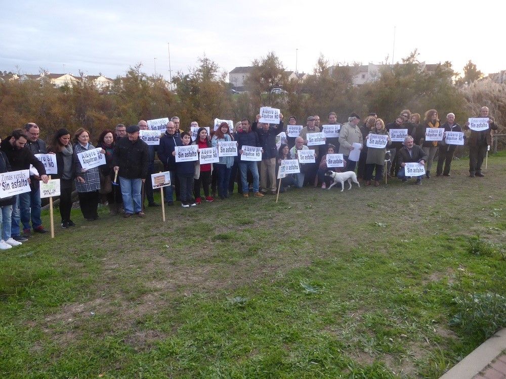 Acción reivindicativa en la laguna de Torrox.