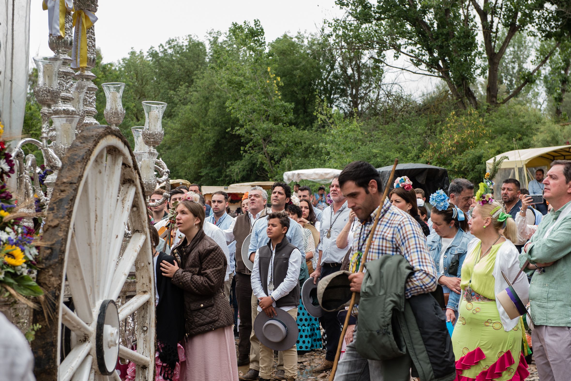 Hermandades de Lucena y de Málaga a su paso por el río Quema 