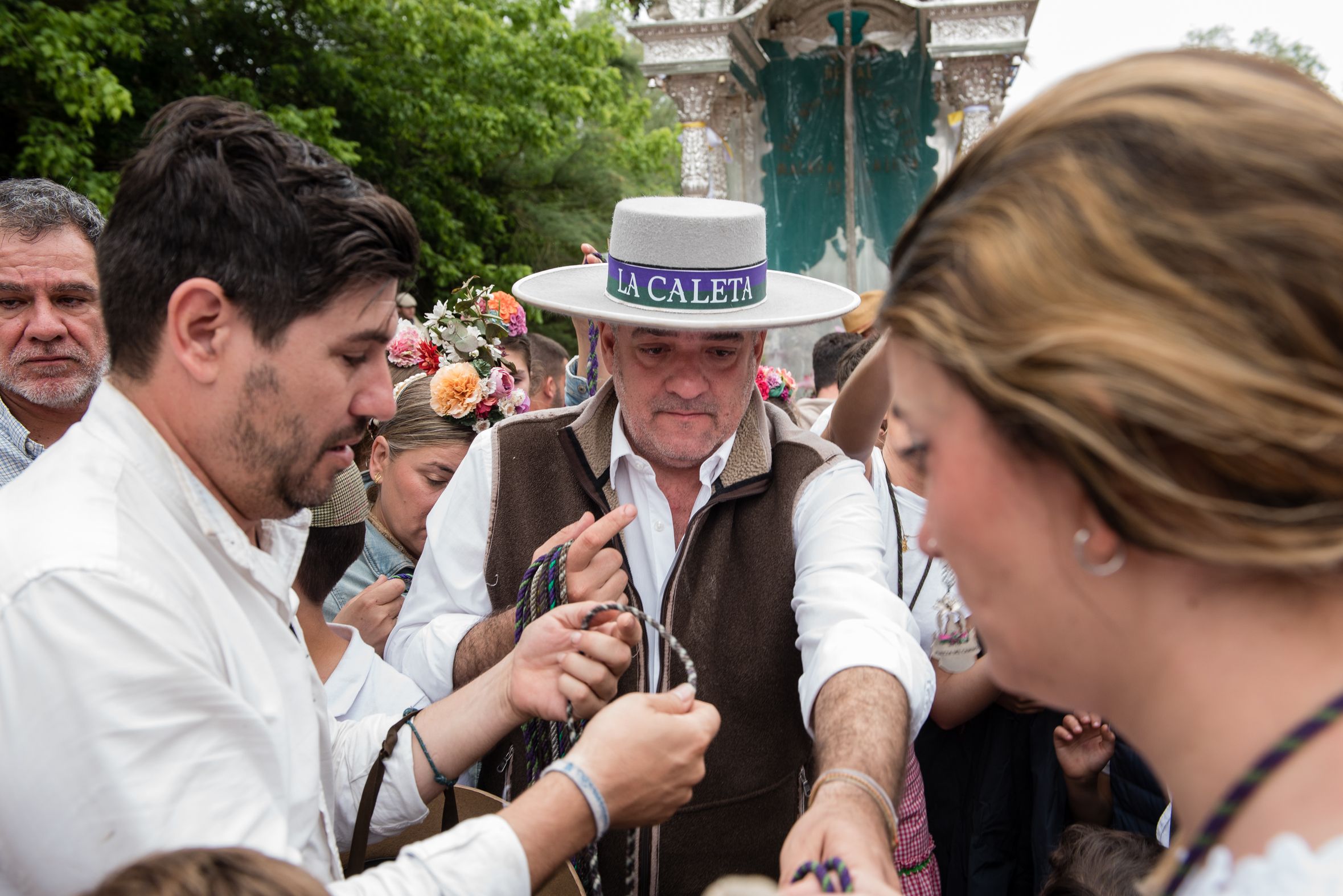 Hermandades de Lucena y de Málaga a su paso por el río Quema 