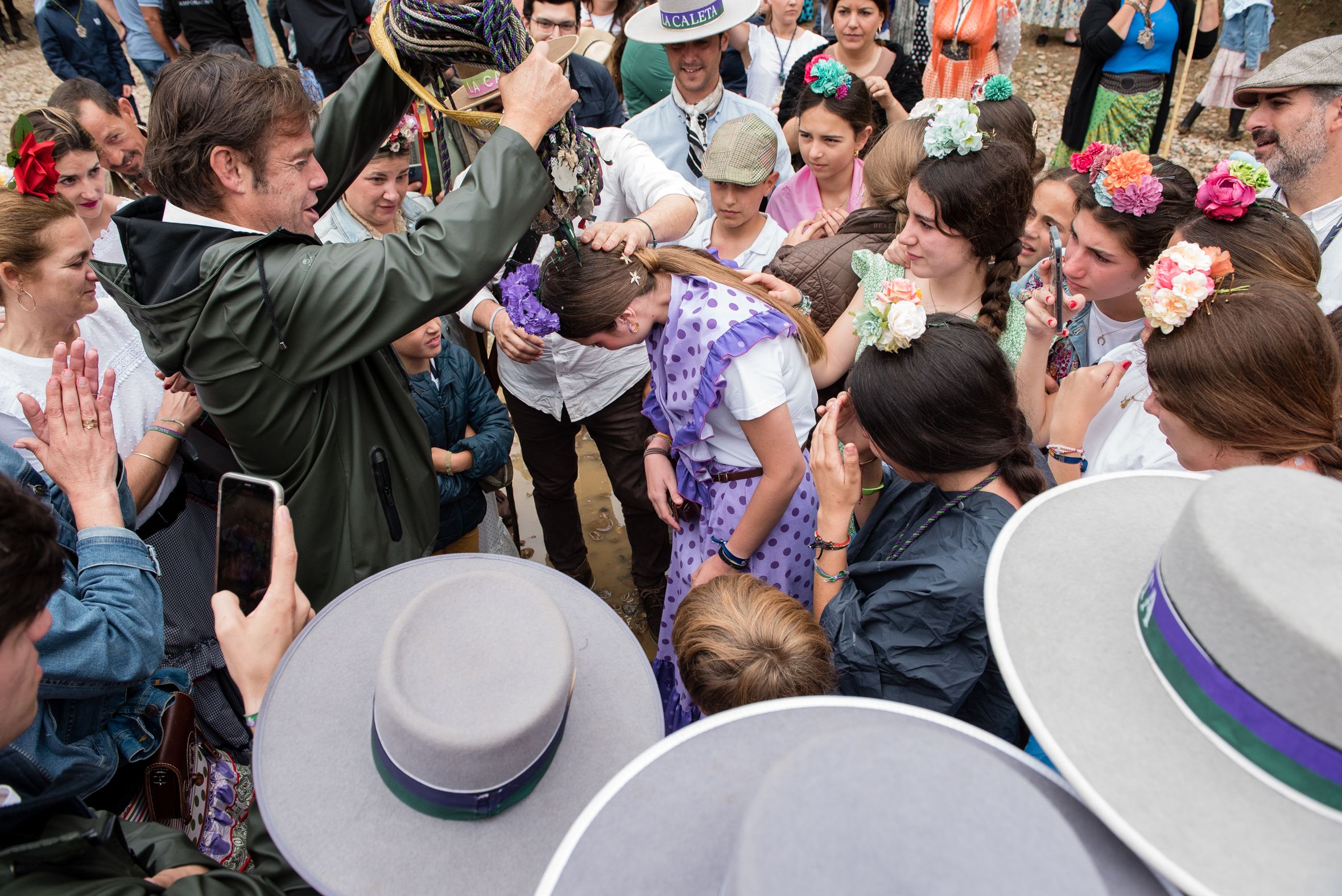 Hermandades de Lucena y de Málaga a su paso por el río Quema 