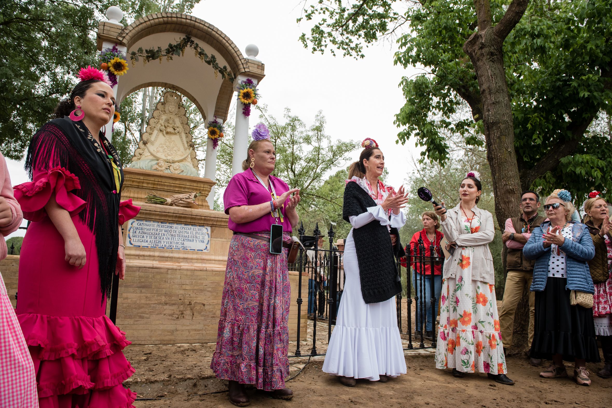 Hermandades de Lucena y de Málaga a su paso por el río Quema 