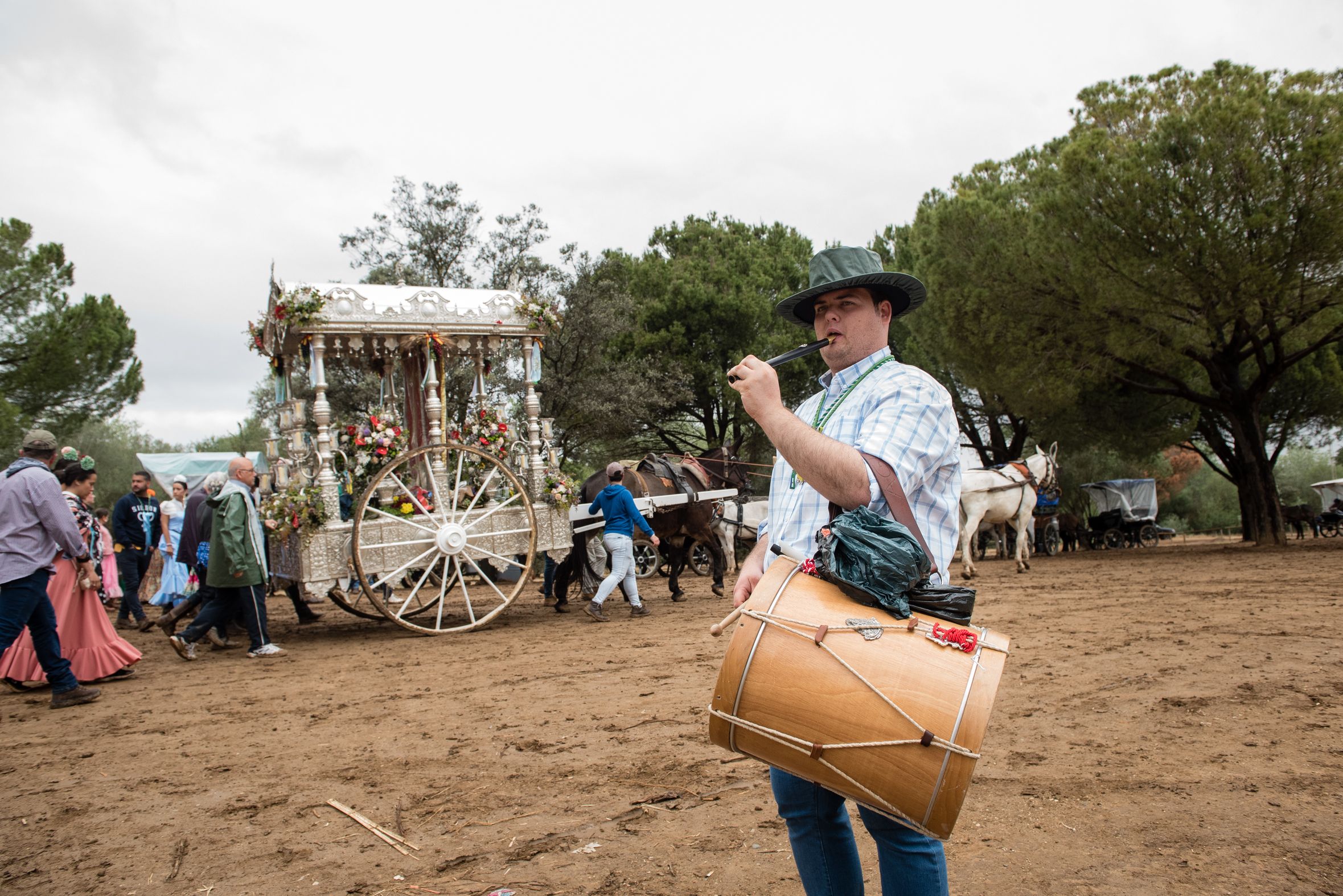 Hermandades de Lucena y de Málaga a su paso por el río Quema 