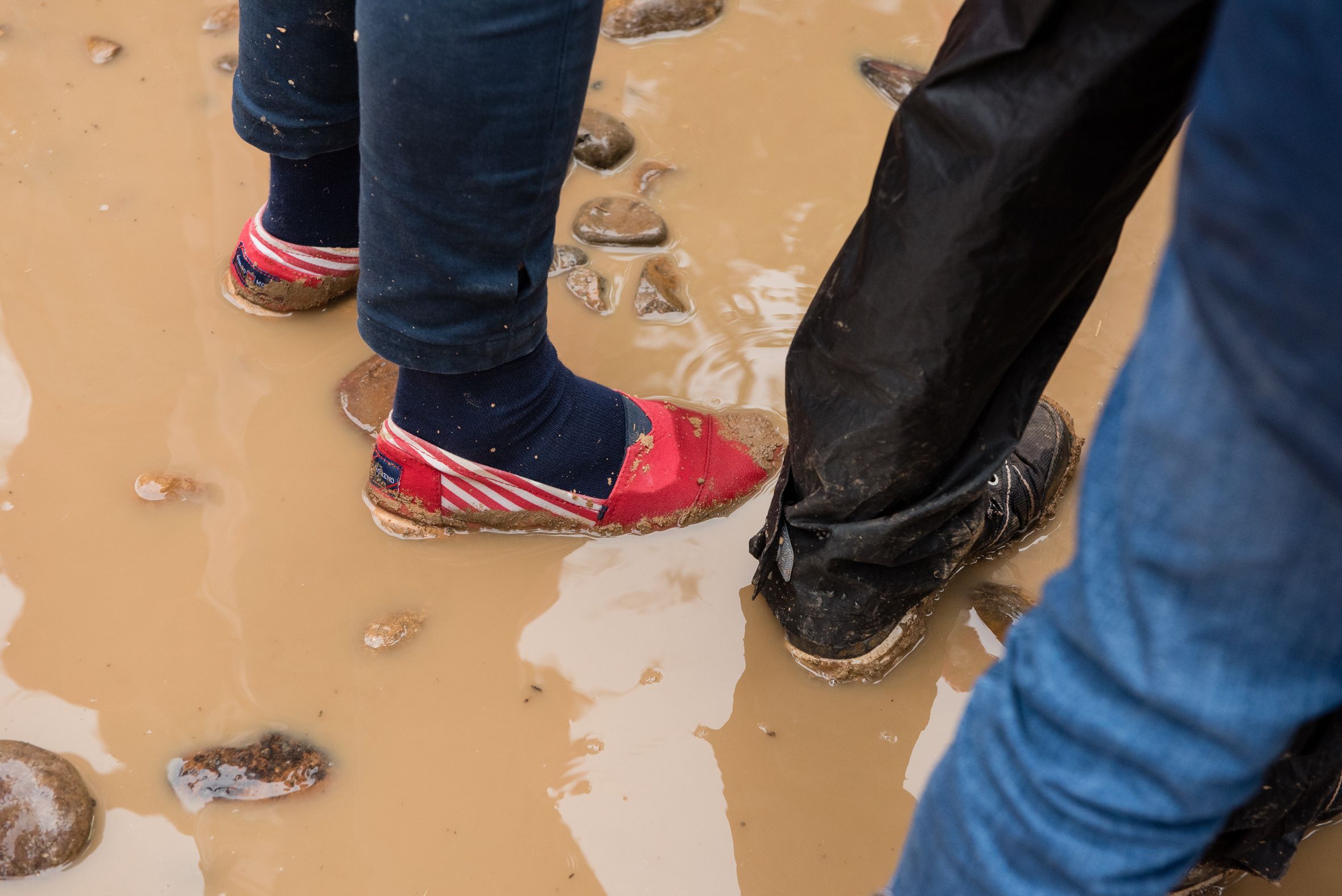 Hermandades de Lucena y de Málaga a su paso por el río Quema 