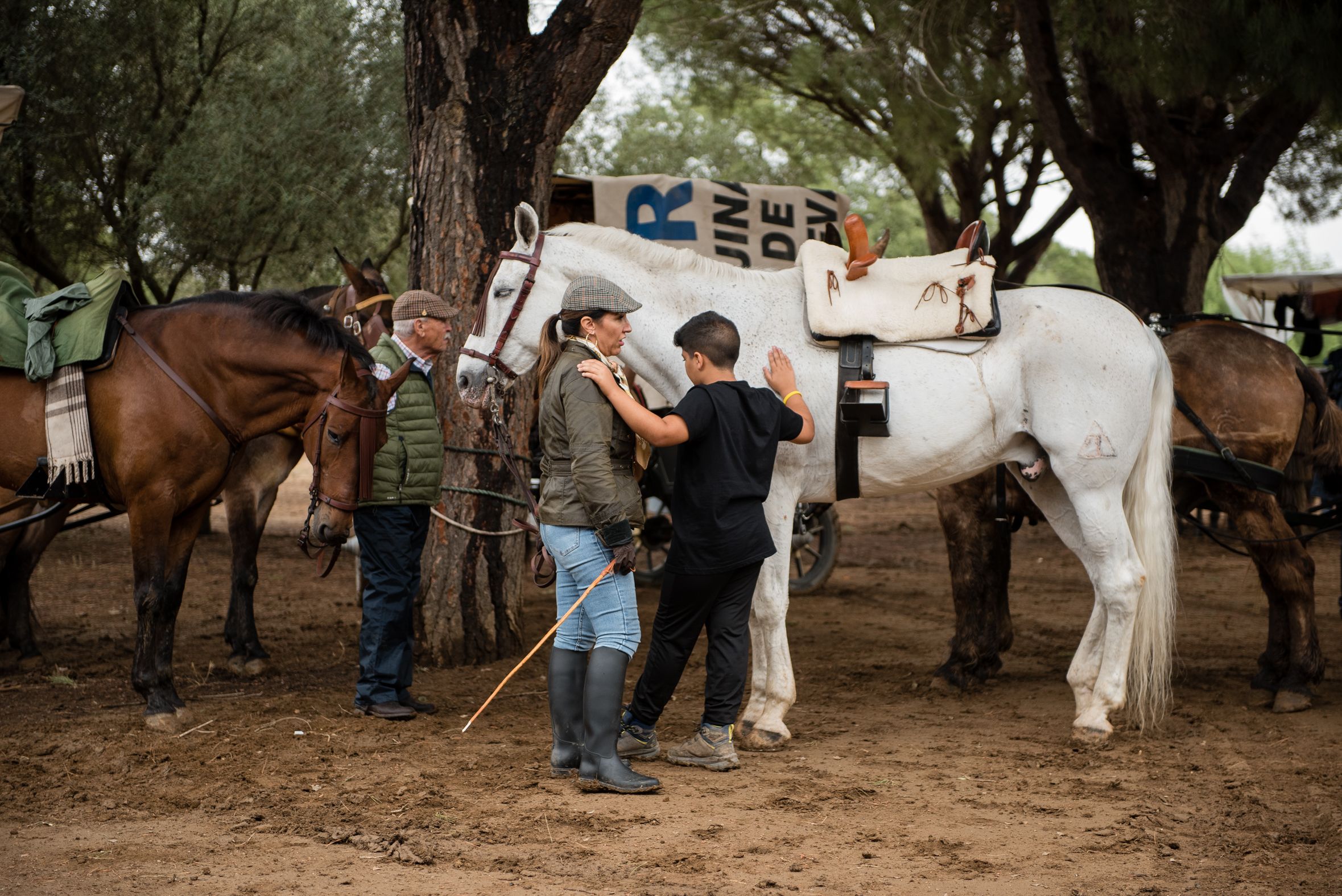 Hermandades de Lucena y de Málaga a su paso por el río Quema 