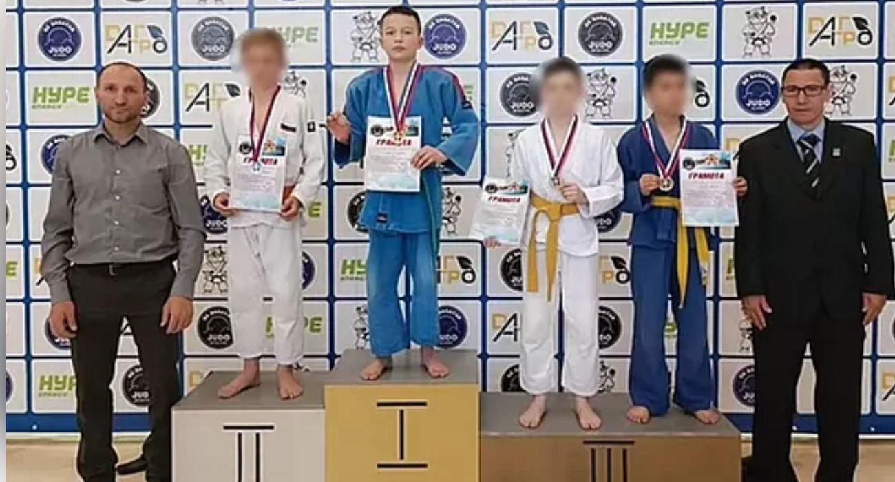 La víctima, en el primer lugar del podio, era una joven promesa de judo.