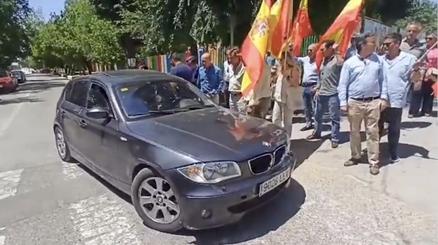 Llegada de Vox al mitin en Marinaleda.