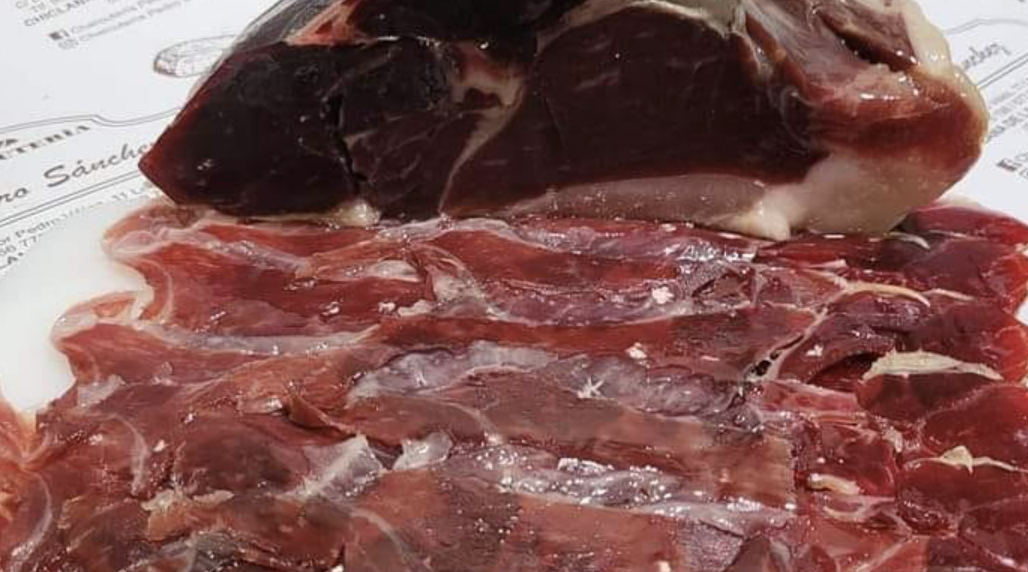 El apetecible jamón ibérico deshuesado de Pedro Sánchez.