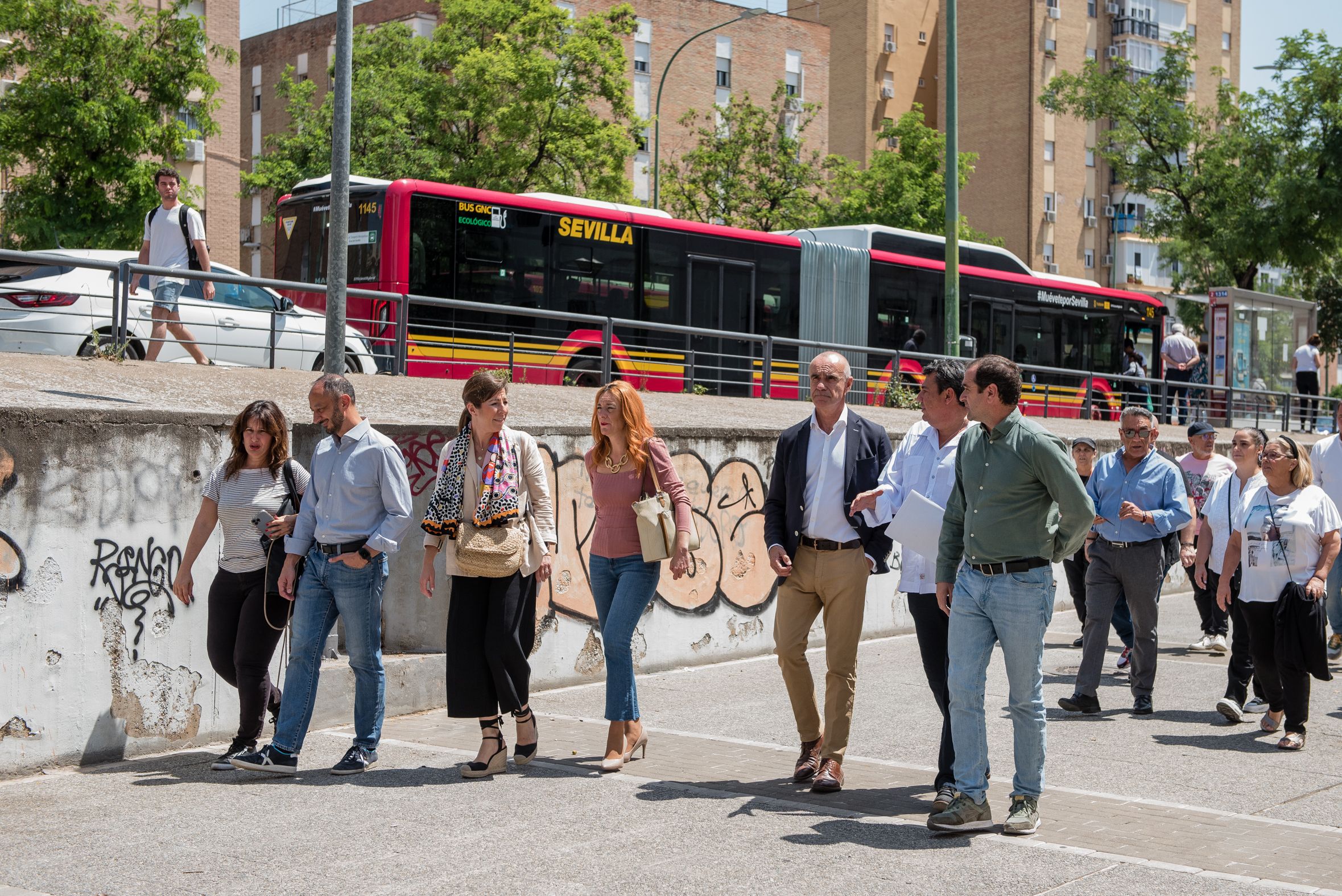 Un momento del acto político encabeza por Muñoz y De Celis, este pasado jueves en el Distrito sevillano de La Macarena.