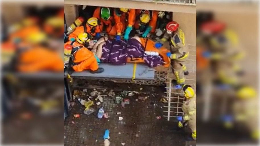 Hombre con Diógenes.  REDES