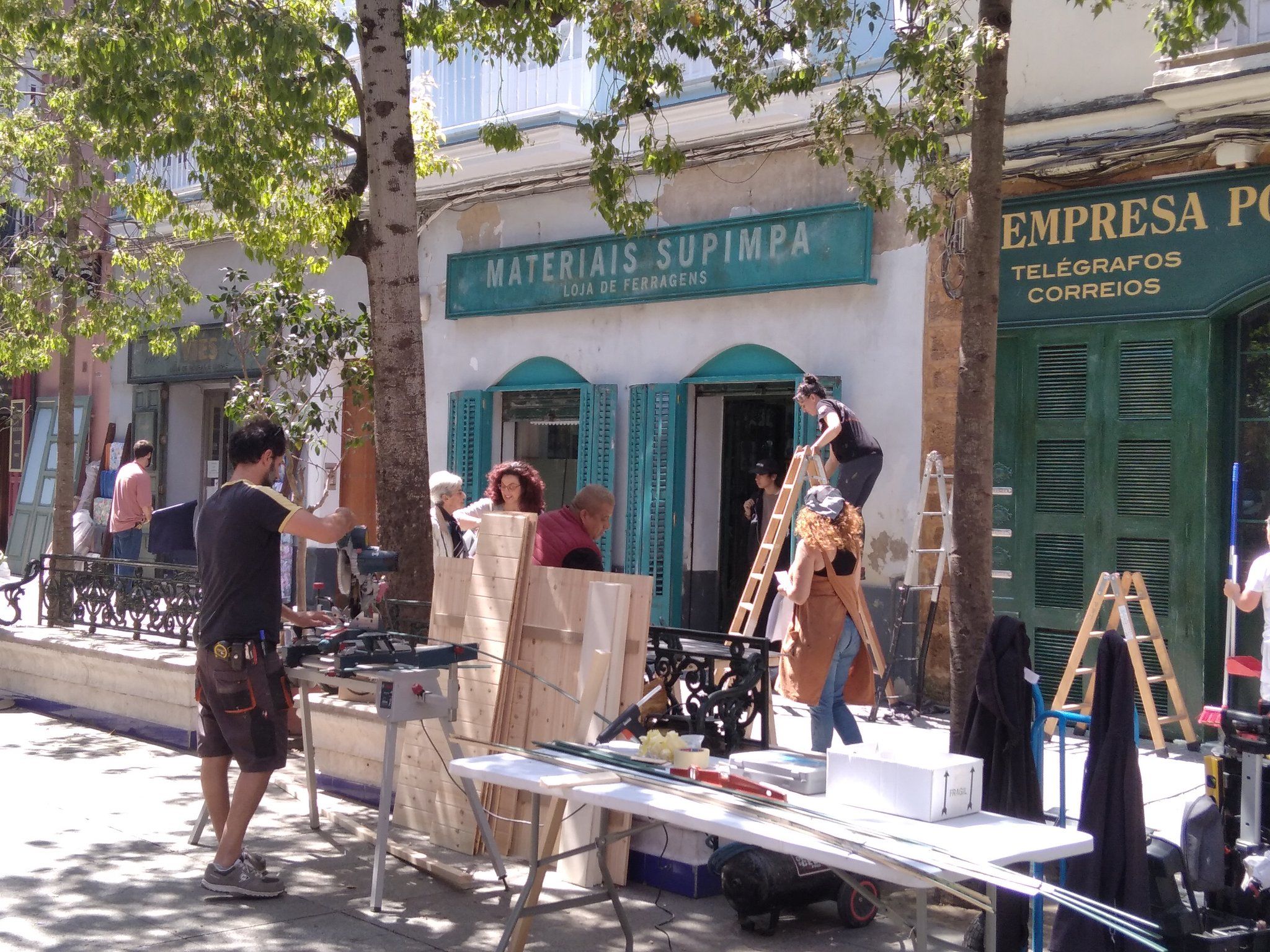 Imagen del cambio de escenario en Cádiz para una serie Disney. @JesusCadiz