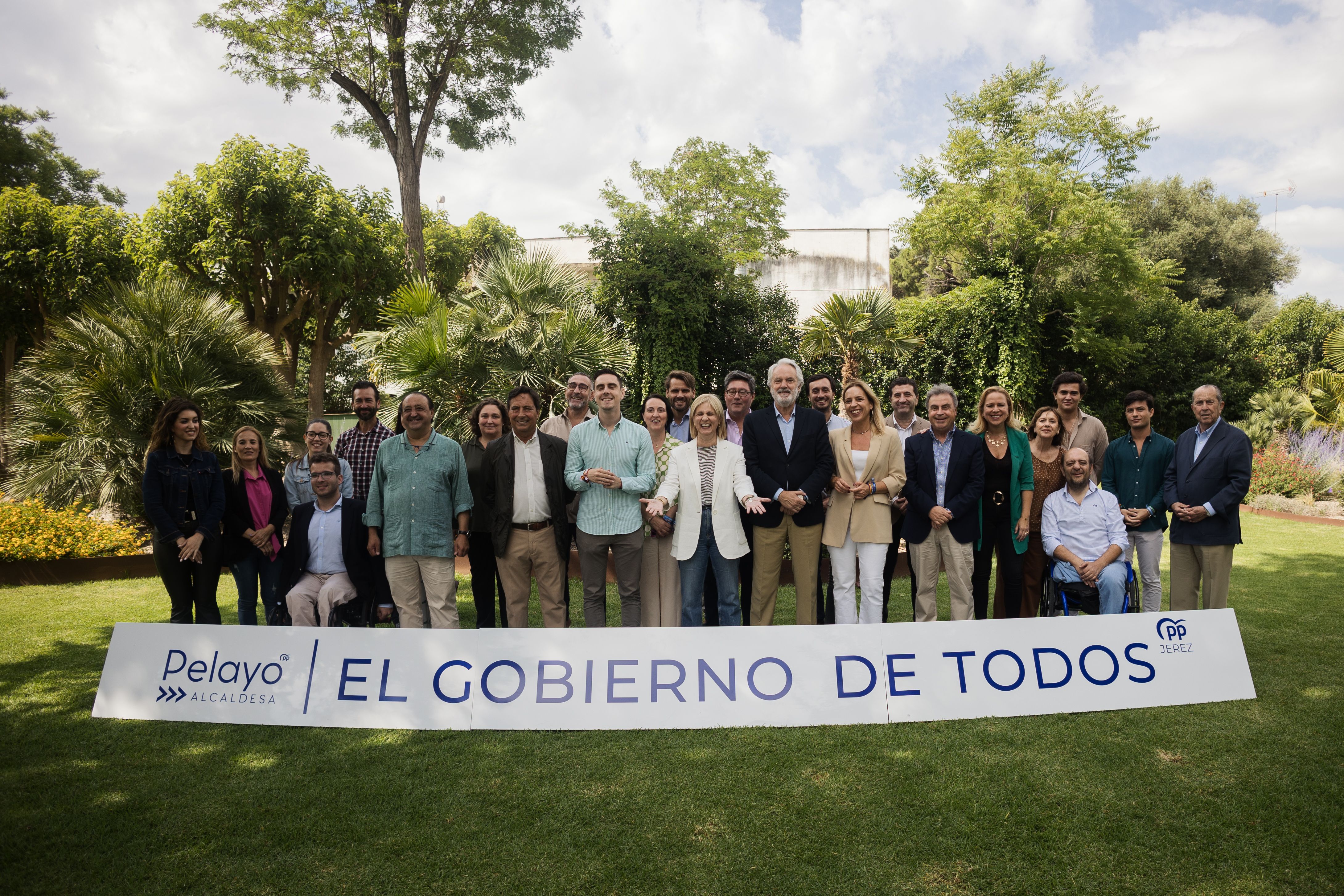 Así será el organigrama de gobierno de María José García-Pelayo en el Ayuntamiento de Jerez. Pelayo, el pasado viernes, cerrando la campaña con toda su candidatura.