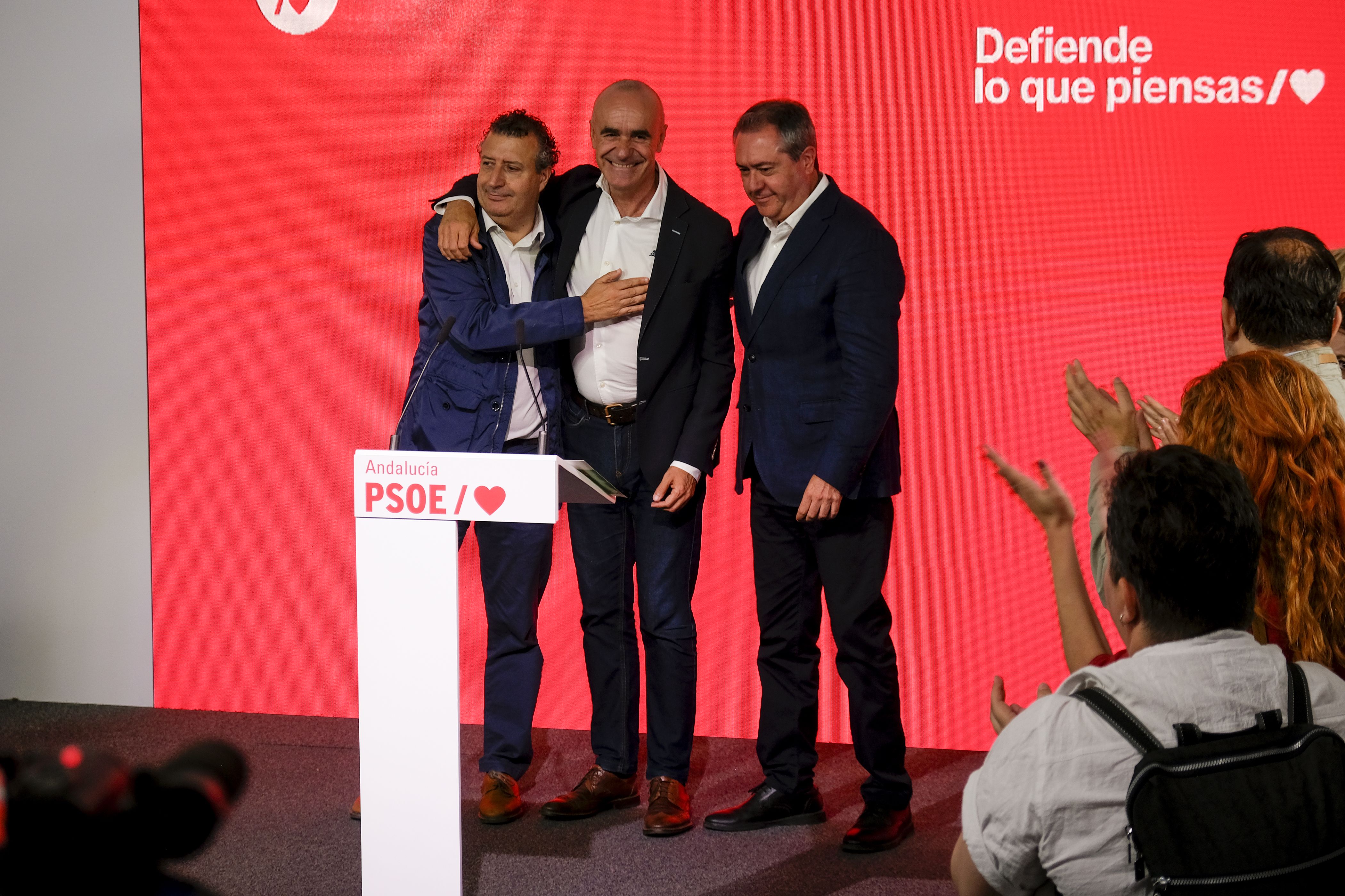 Javier Fernández, Antonio Muñoz y Juan Espadas tras valorar los resultados del PSOE.