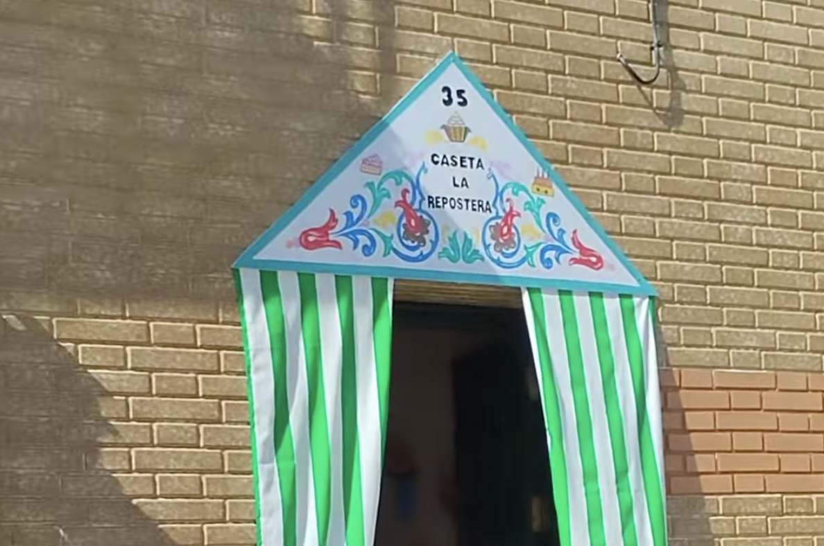 Portal decorado en la calle San José. 