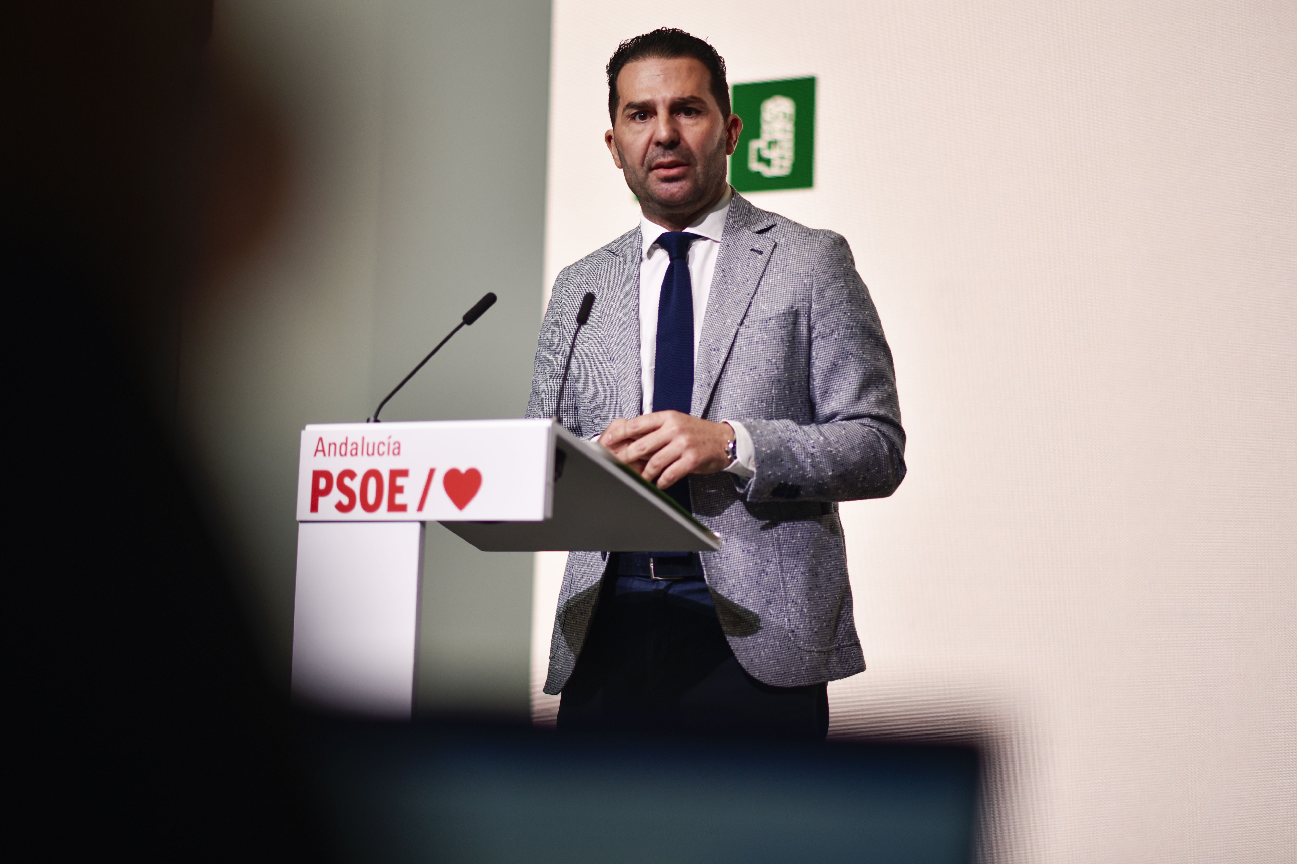 Noel López, en una rueda de prensa del PSOE-A.