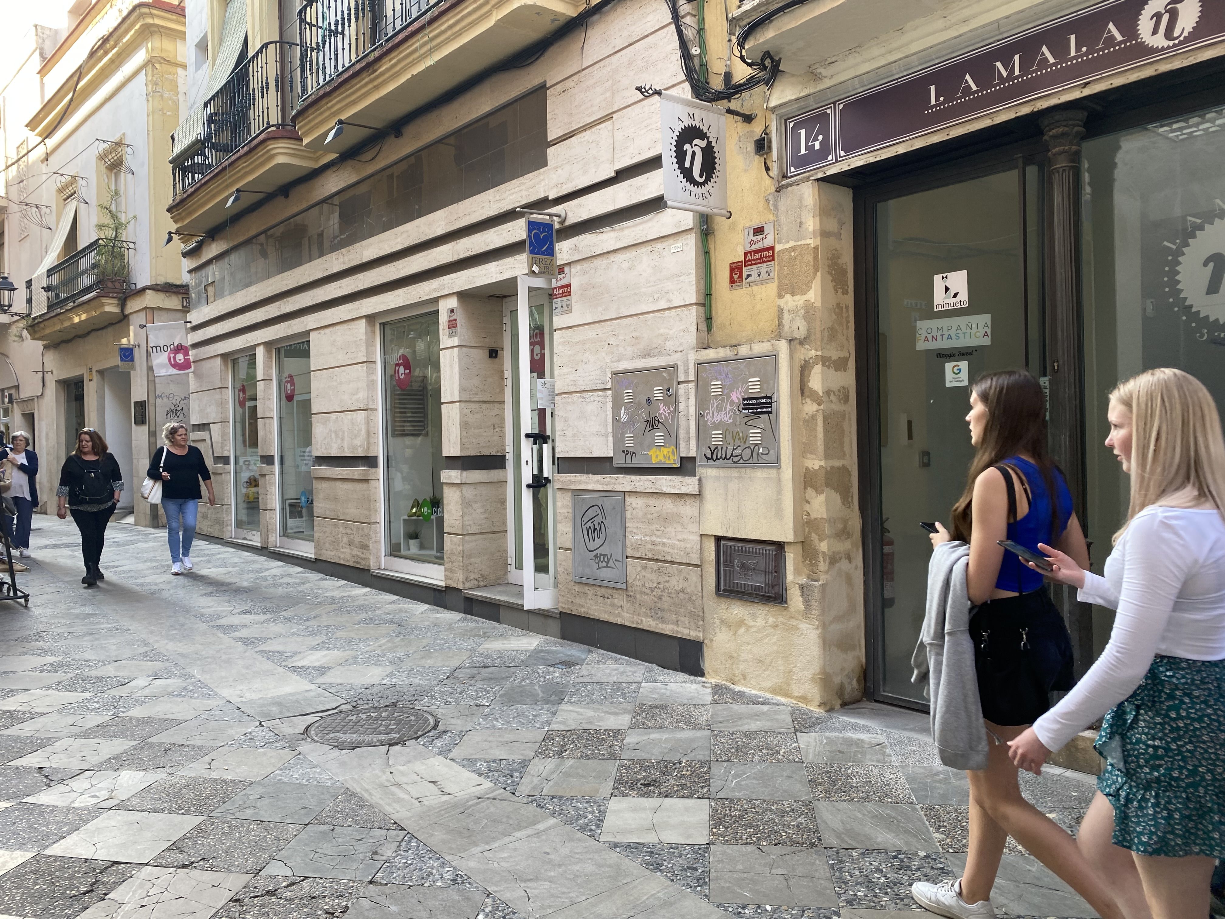 Otro golpe al comercio del centro de Jerez: adiós a la Mala Ñ.