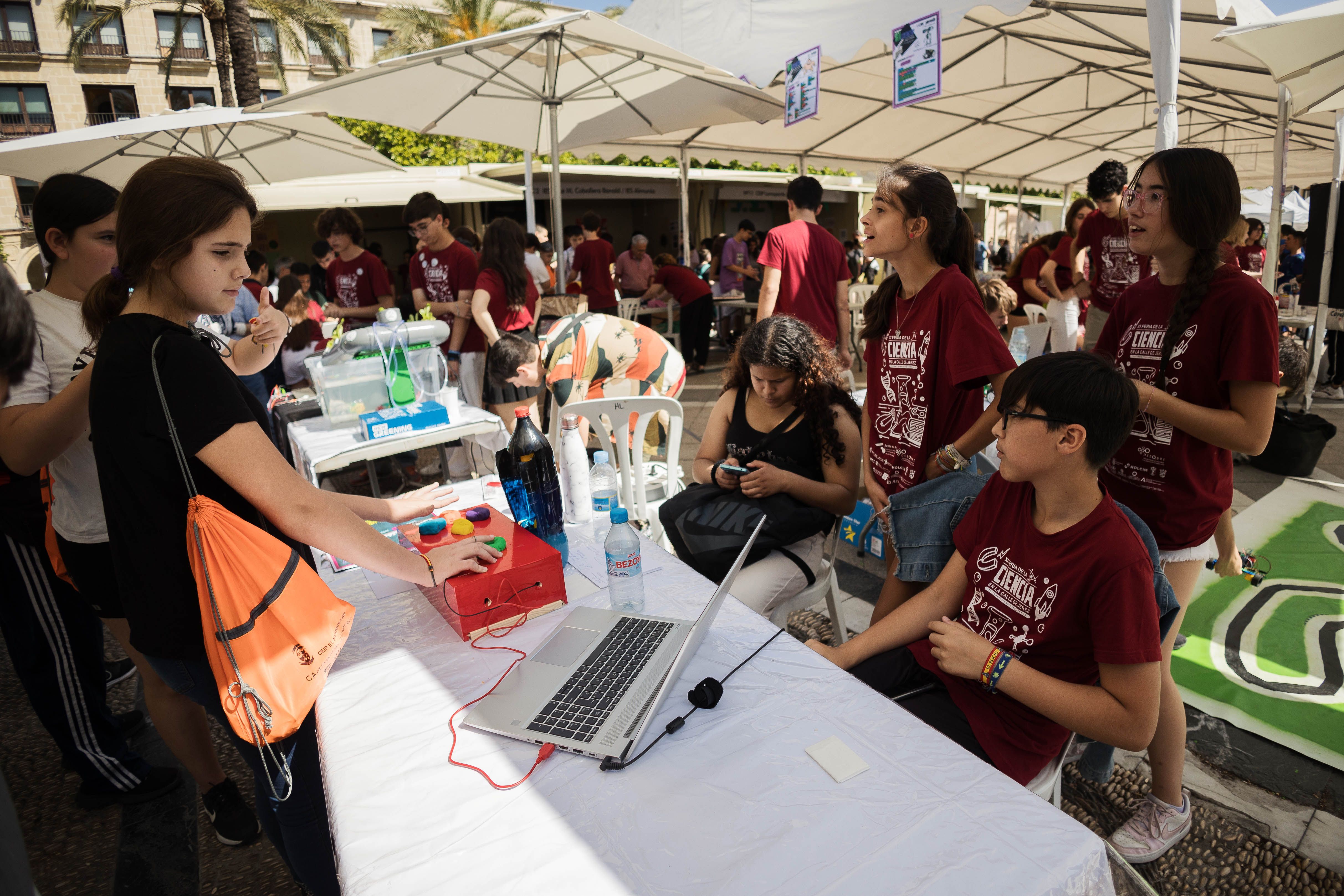 Inauguración de la XI Feria de la Ciencia en la Calle en Jerez 20