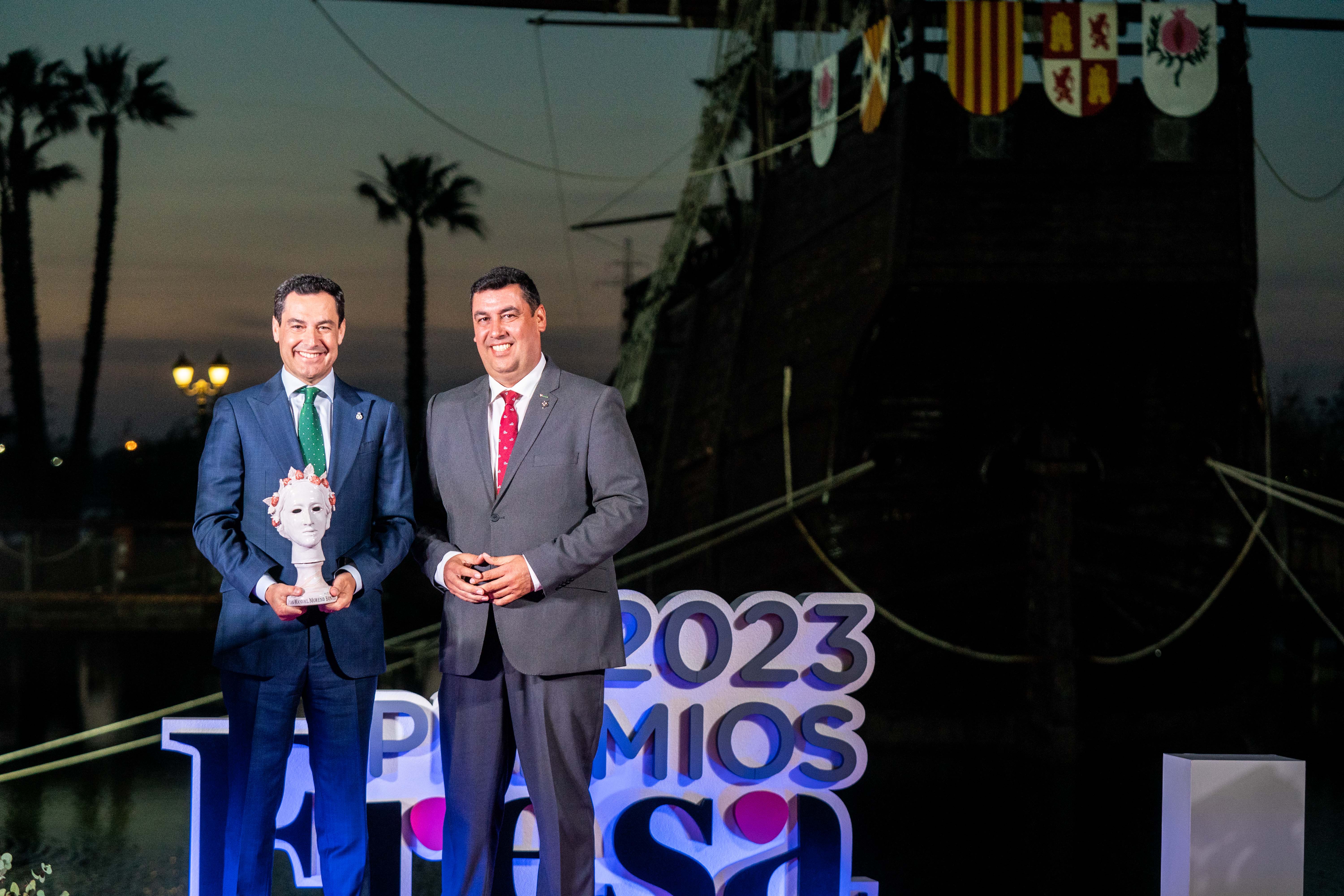 Juanma Moreno en la entrega de los premios de Interfresa, la patronal de los frutos rojos.