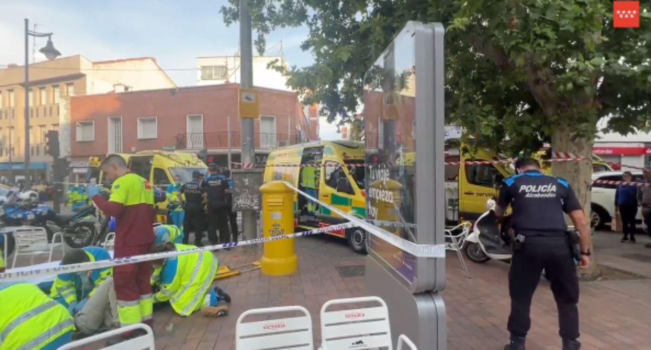 Equipos de emergencia, en la zona en la que un quad ha arrollado a varias personas.