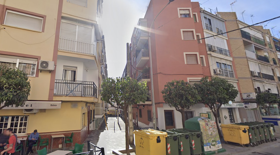 La calle Valldemosa de Camas, donde está la casa incenciada, en una imagen de Google Maps.