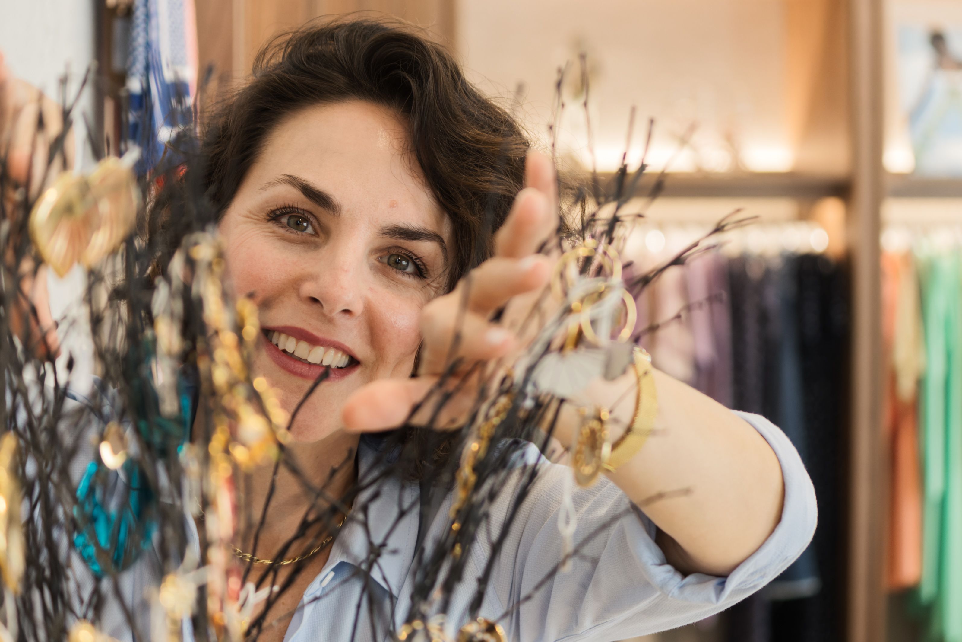 La jerezana Carmen Chacón, en su tienda de la calle Santo Domingo. 