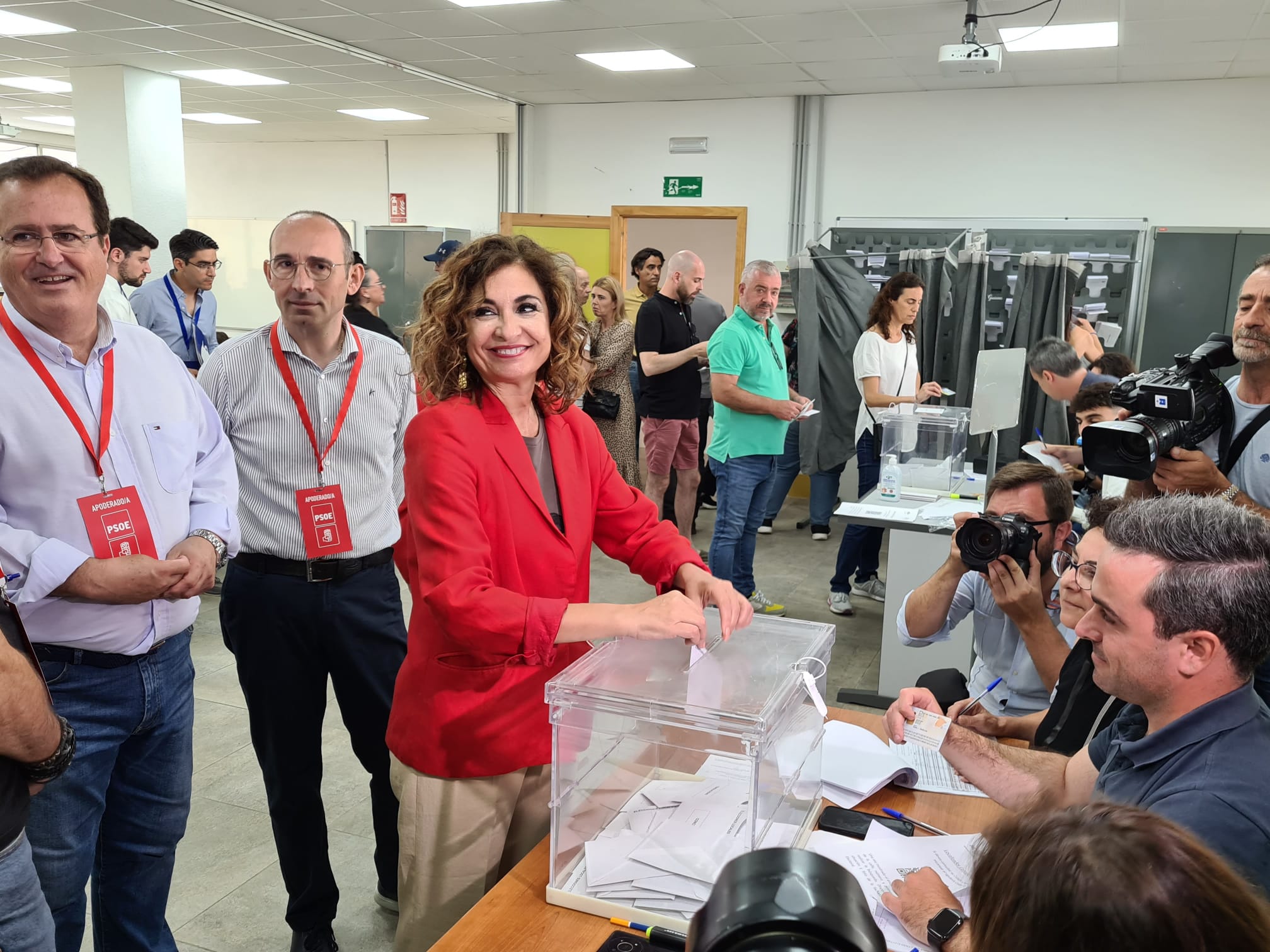 María Jesús Montero votando en las últimas municipales.