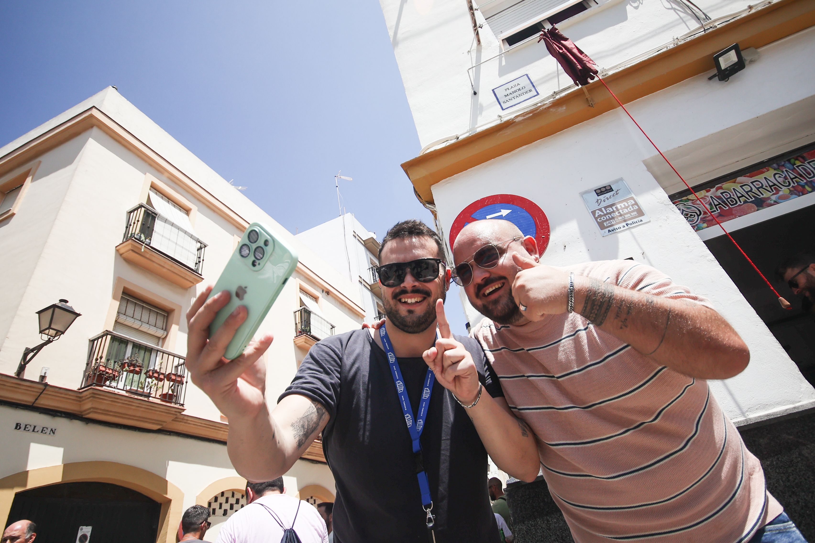Inauguración de la plaza de Manolo Santander en Cádiz