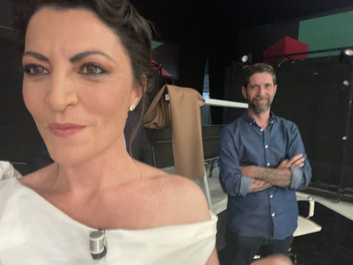 Macarena Olona, con su pareja, en una entrevista para presentar su partido Caminando Juntos.