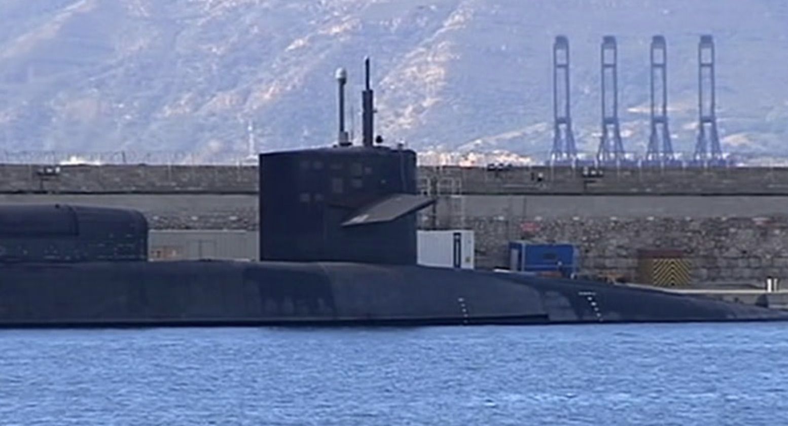 Submarino nuclear en la base militar de Gibraltar. IMAGEN: CANAL SUR