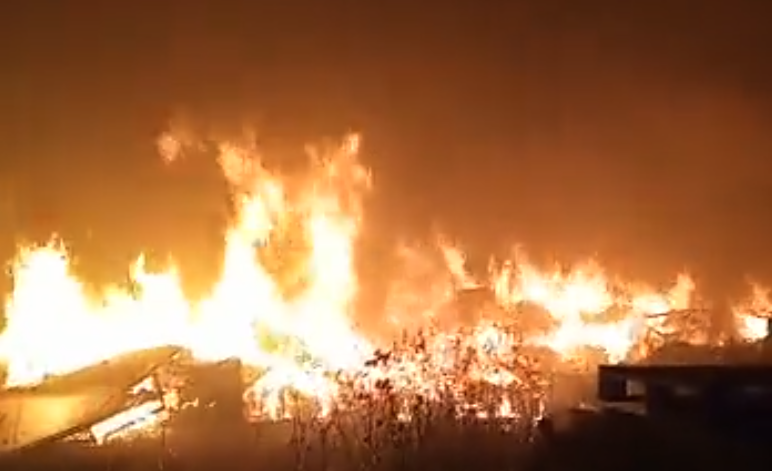 Incendio de muebles en Puerto Real.