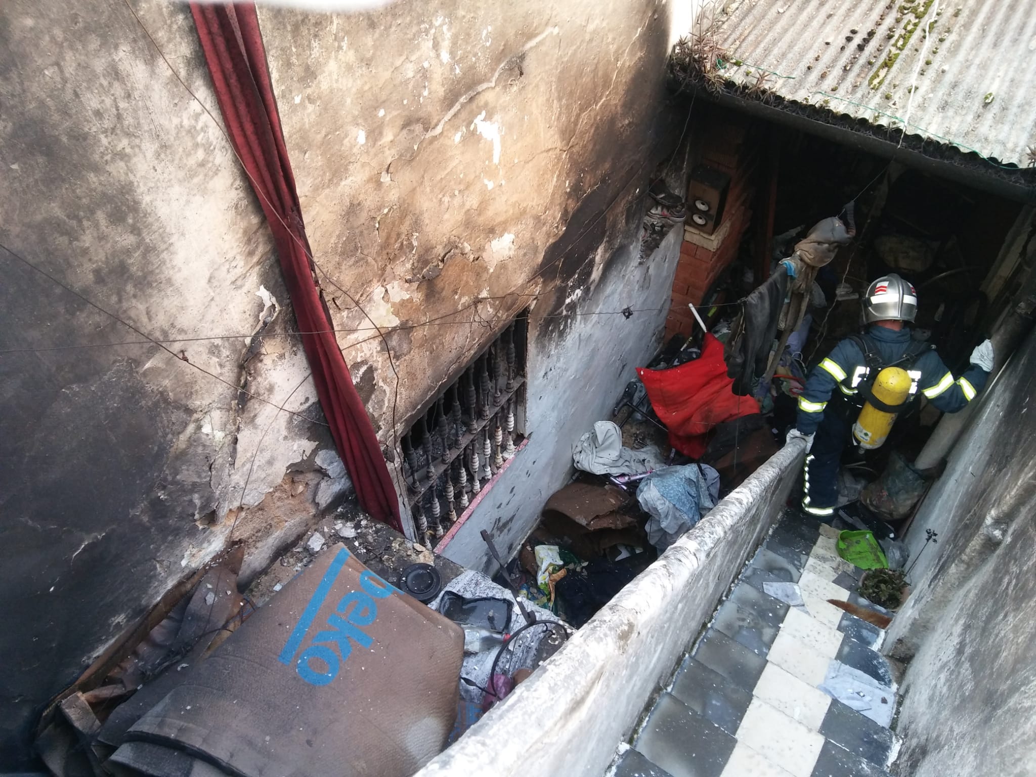Intervención de Bomberos en la vivienda.