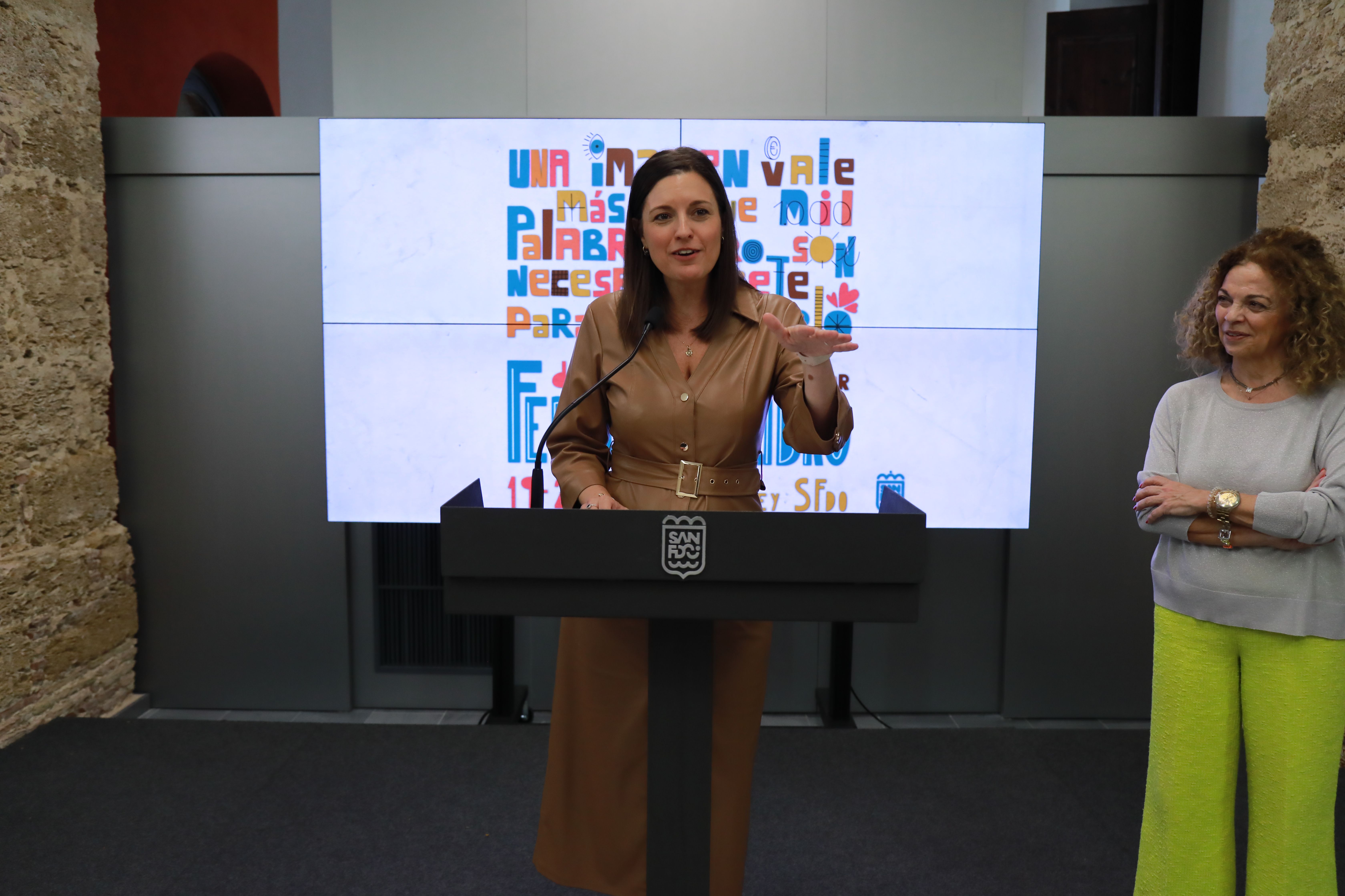 Patricia Cavada en la presentación de la Feria del Libro.