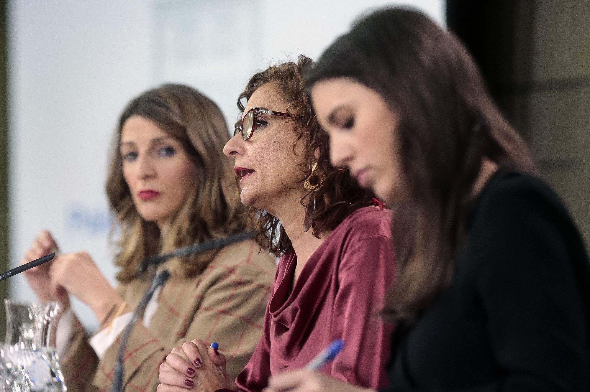 Yolanda Díaz, María Jesús Montero e Irene Montero, en un Consejo de Ministros en 2020.