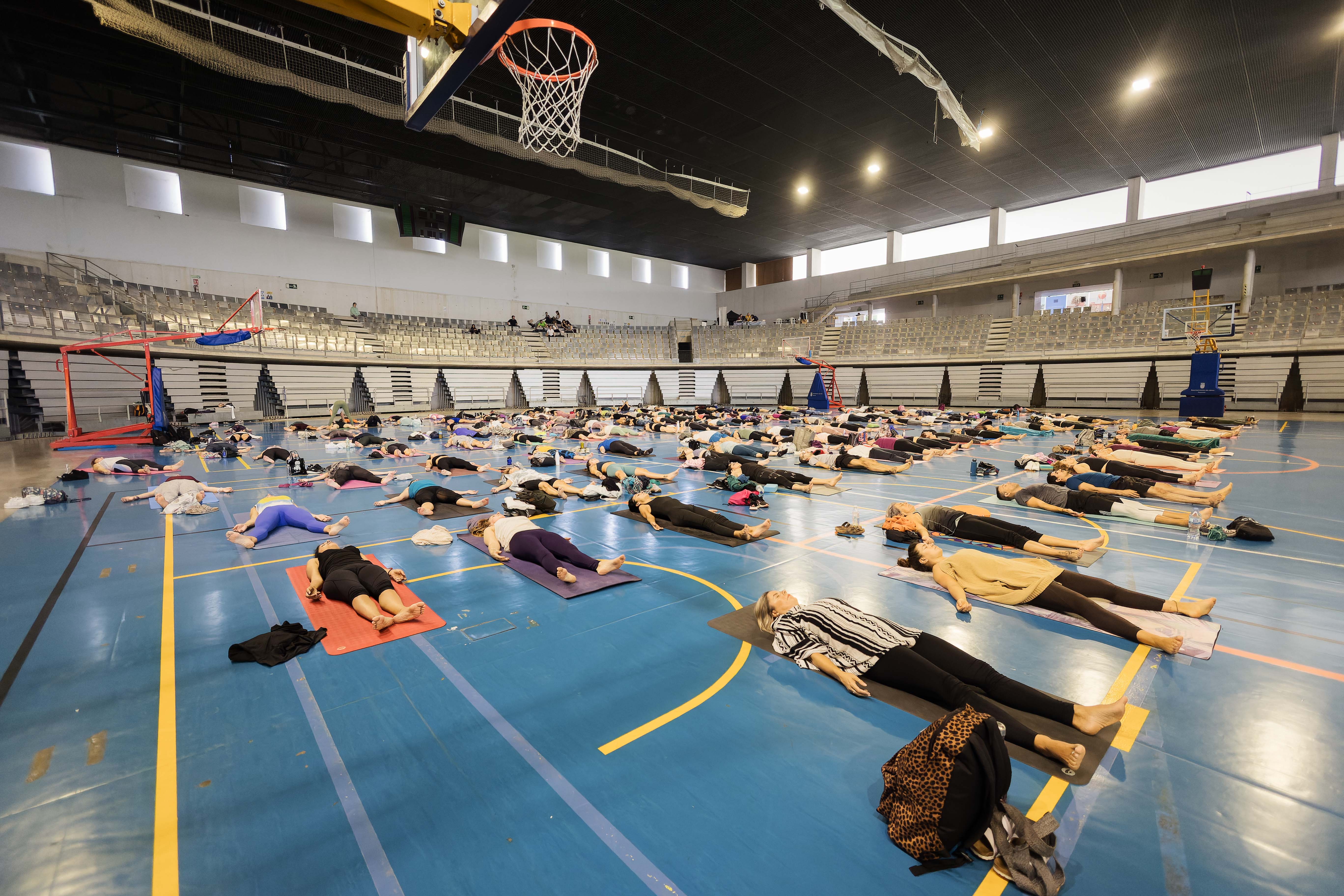 Congreso de yoga en el Palacio de Deportes de Jerez