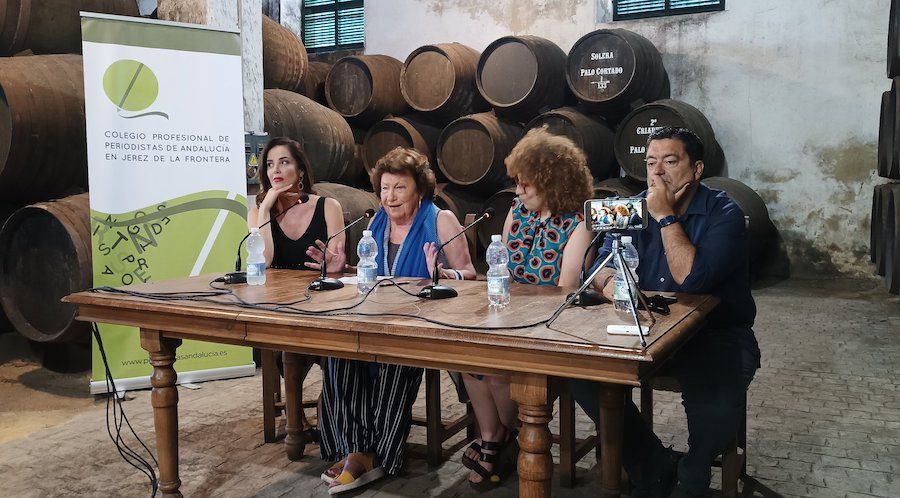 La primera mesa sobre vino y periodismo de la jornada del CPPA, con Ivison, Amaya y Benítez. 