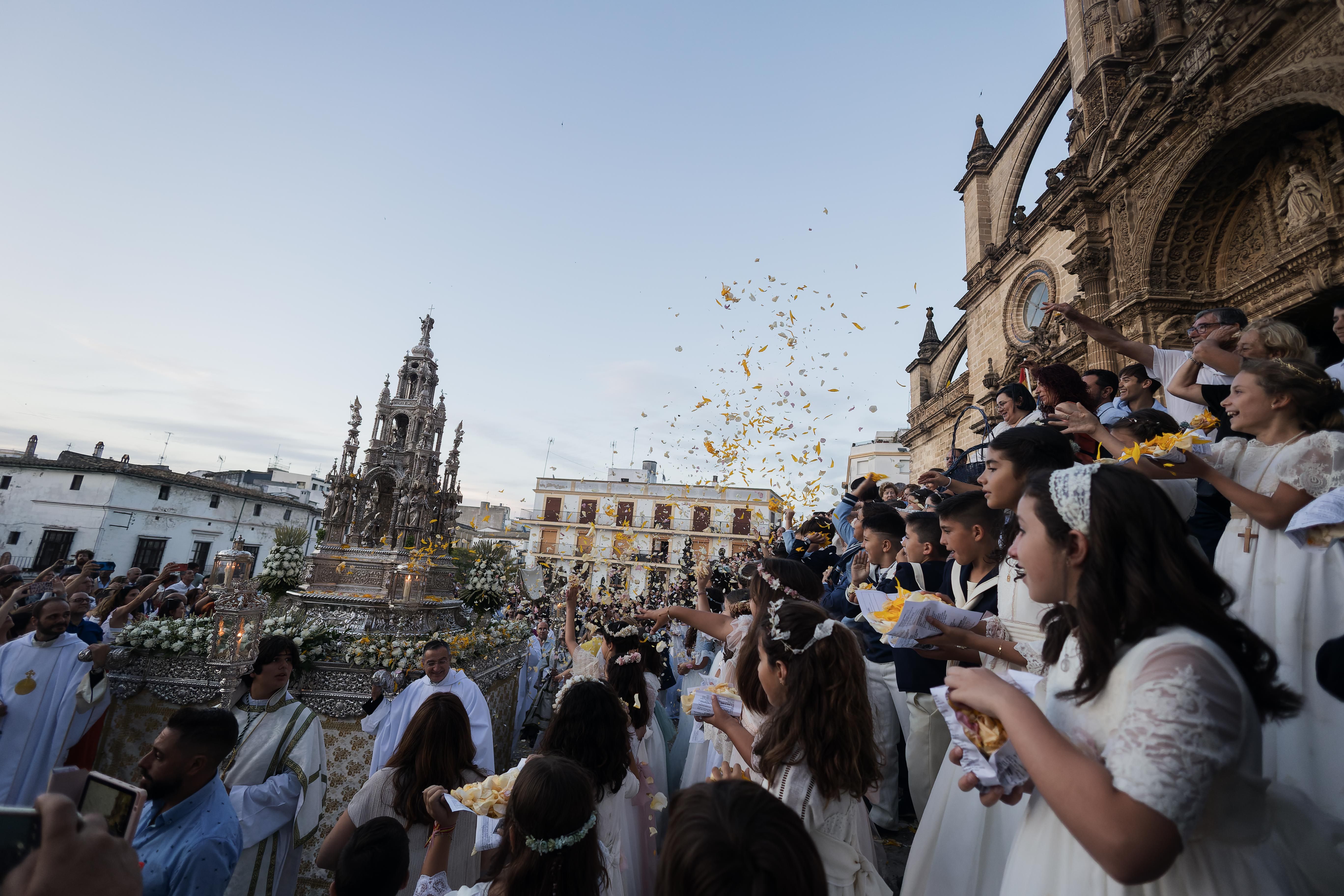 La procesión del Corpus Christi de Jerez el pasado año por el reducto catedralicio.  