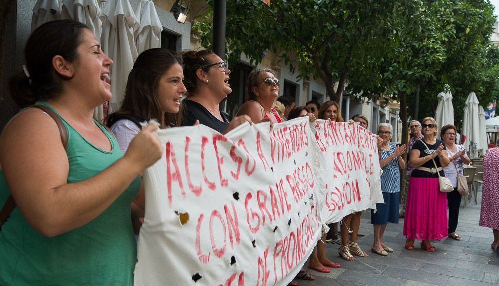 Manifestación a las puertas del Ayuntamiento por los problemas en plaza Venus, en una imagen de archivo.
