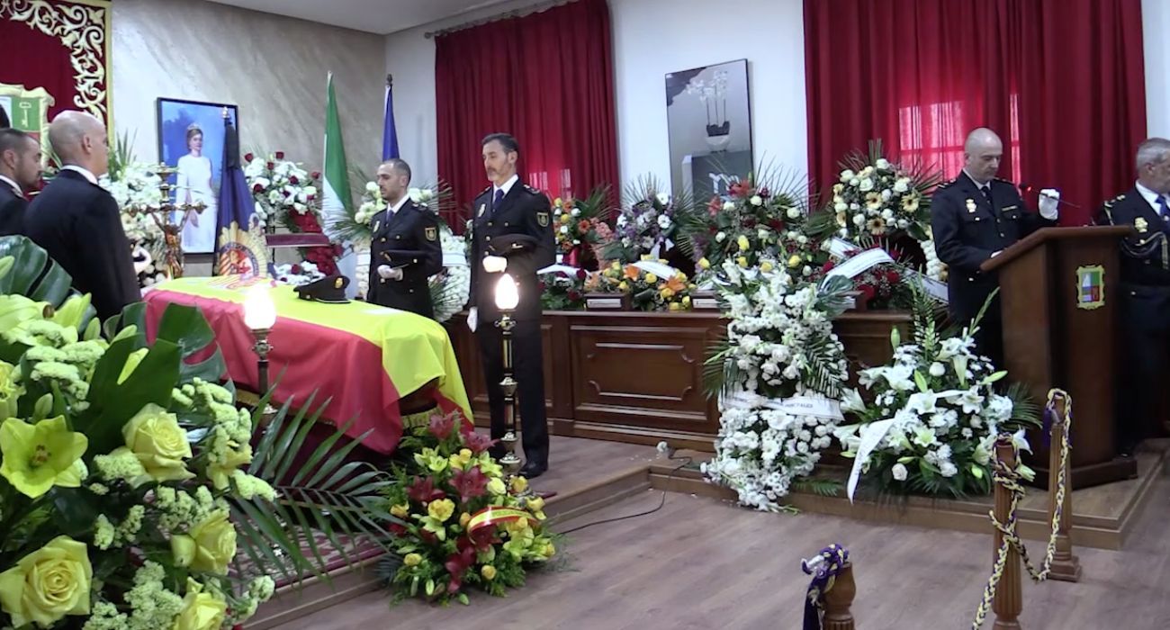 Homenaje a Juan José, el policía fallecido en acto de servicio en Andújar.